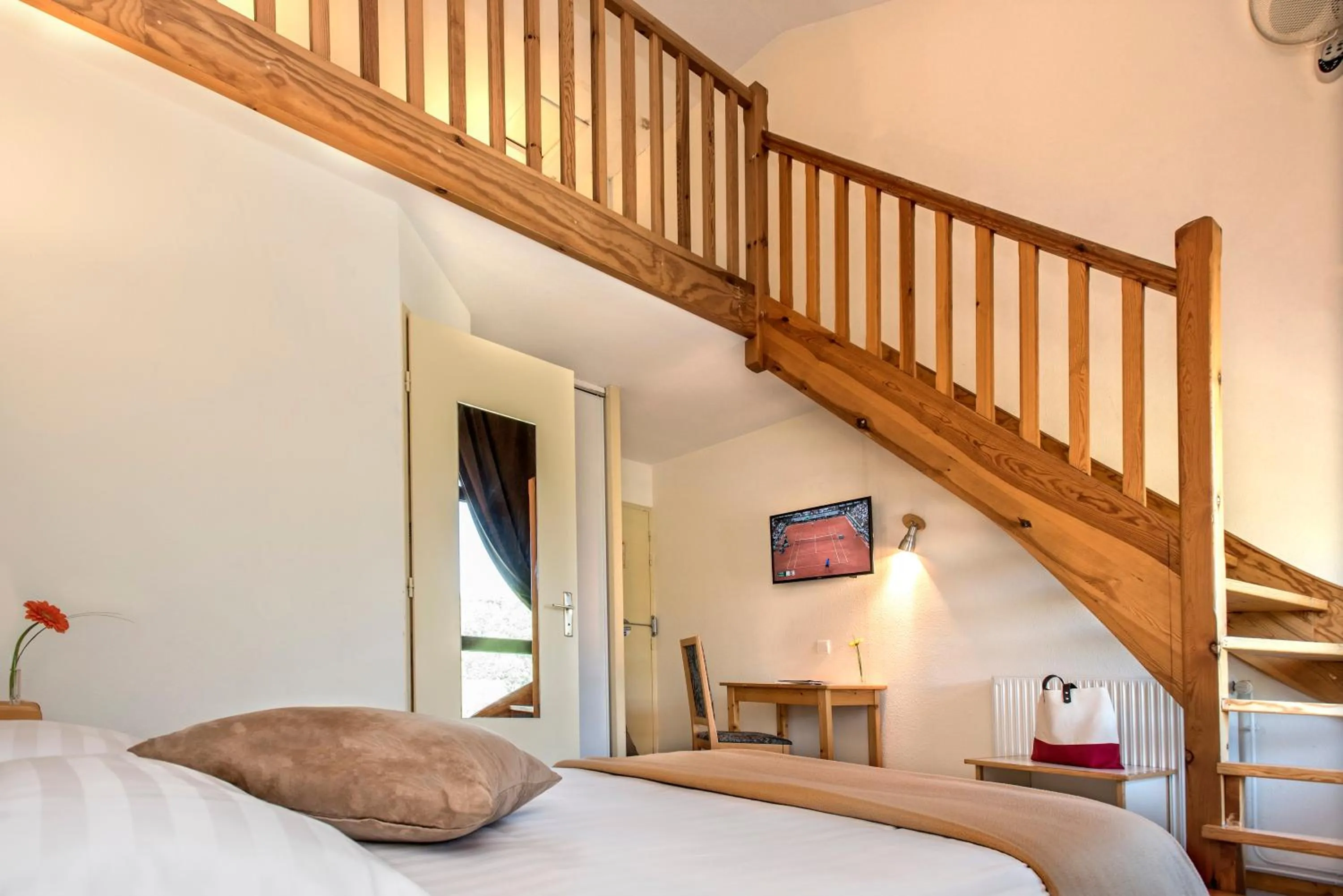 Duplex Suite (4/5 people) with air conditioning in Hôtel-Restaurant Le Calice Du Gevaudan - A75