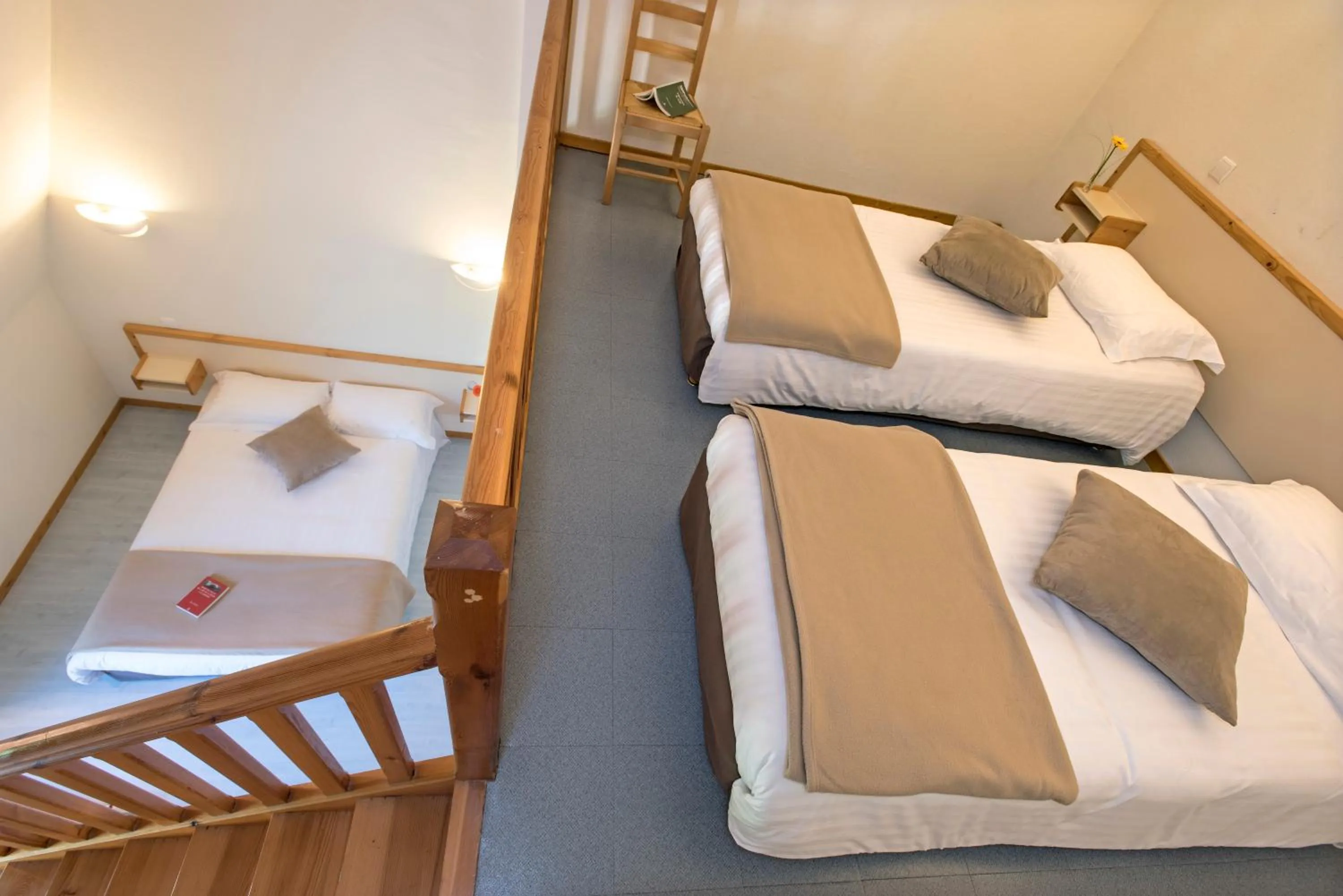 Duplex Quadruple Room with air conditioning in Hôtel-Restaurant Le Calice Du Gevaudan - A75