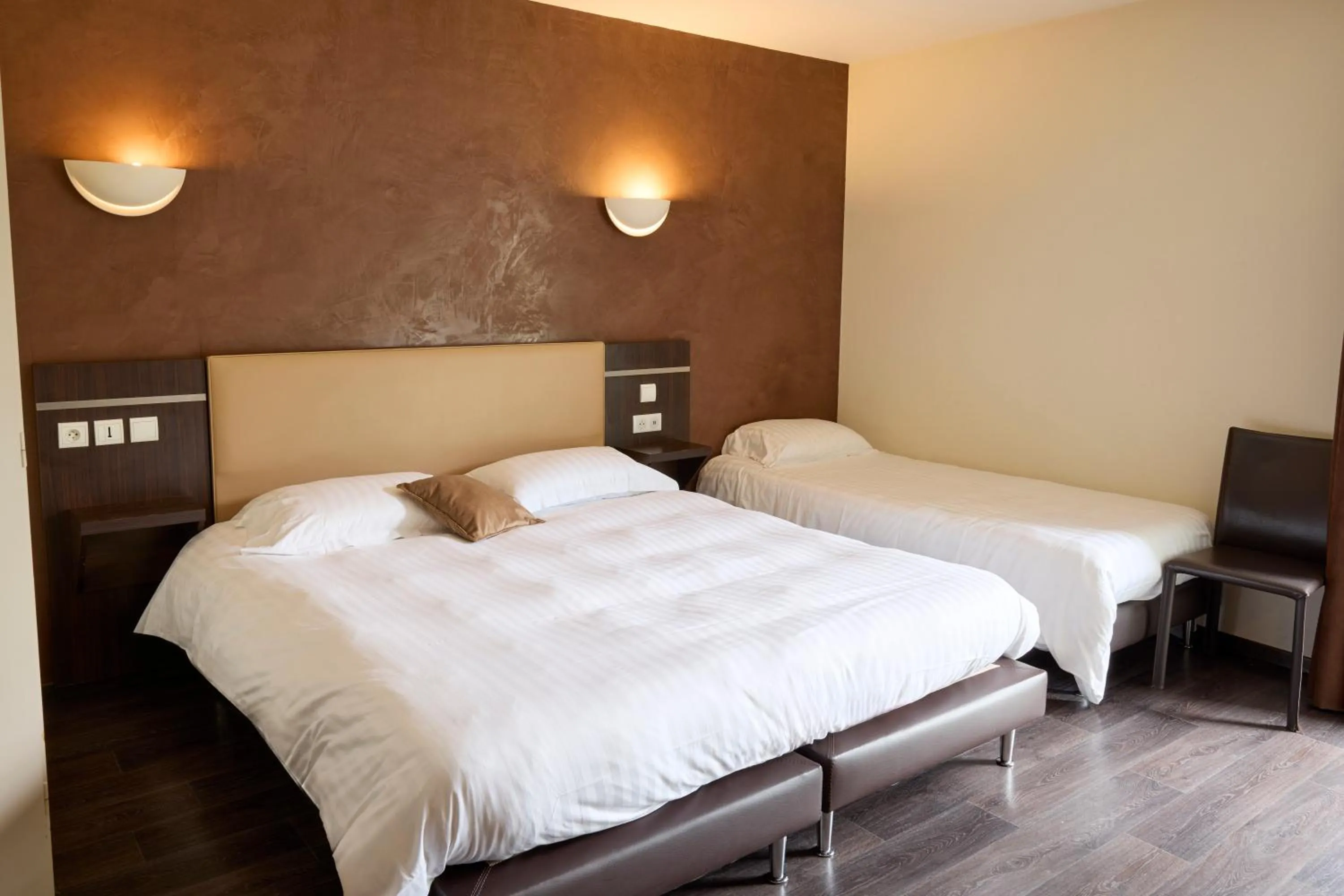 Bedroom, Bed in Hôtel-Restaurant Le Calice Du Gevaudan - A75