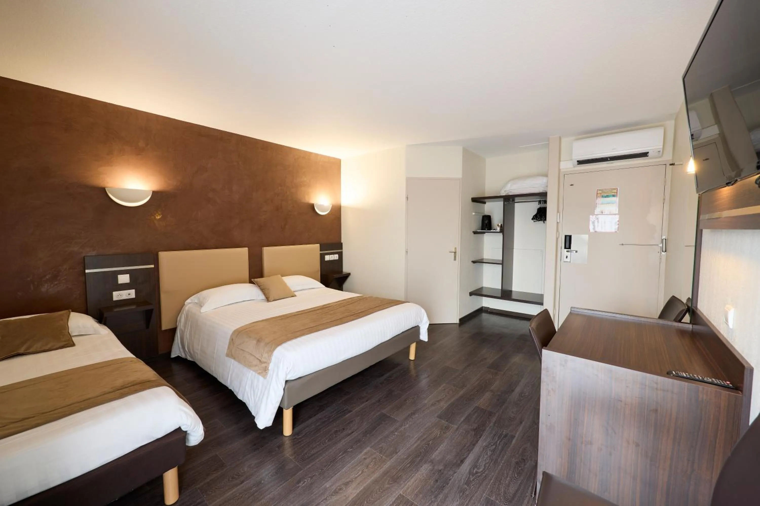 Bedroom, Bed in Hôtel-Restaurant Le Calice Du Gevaudan - A75