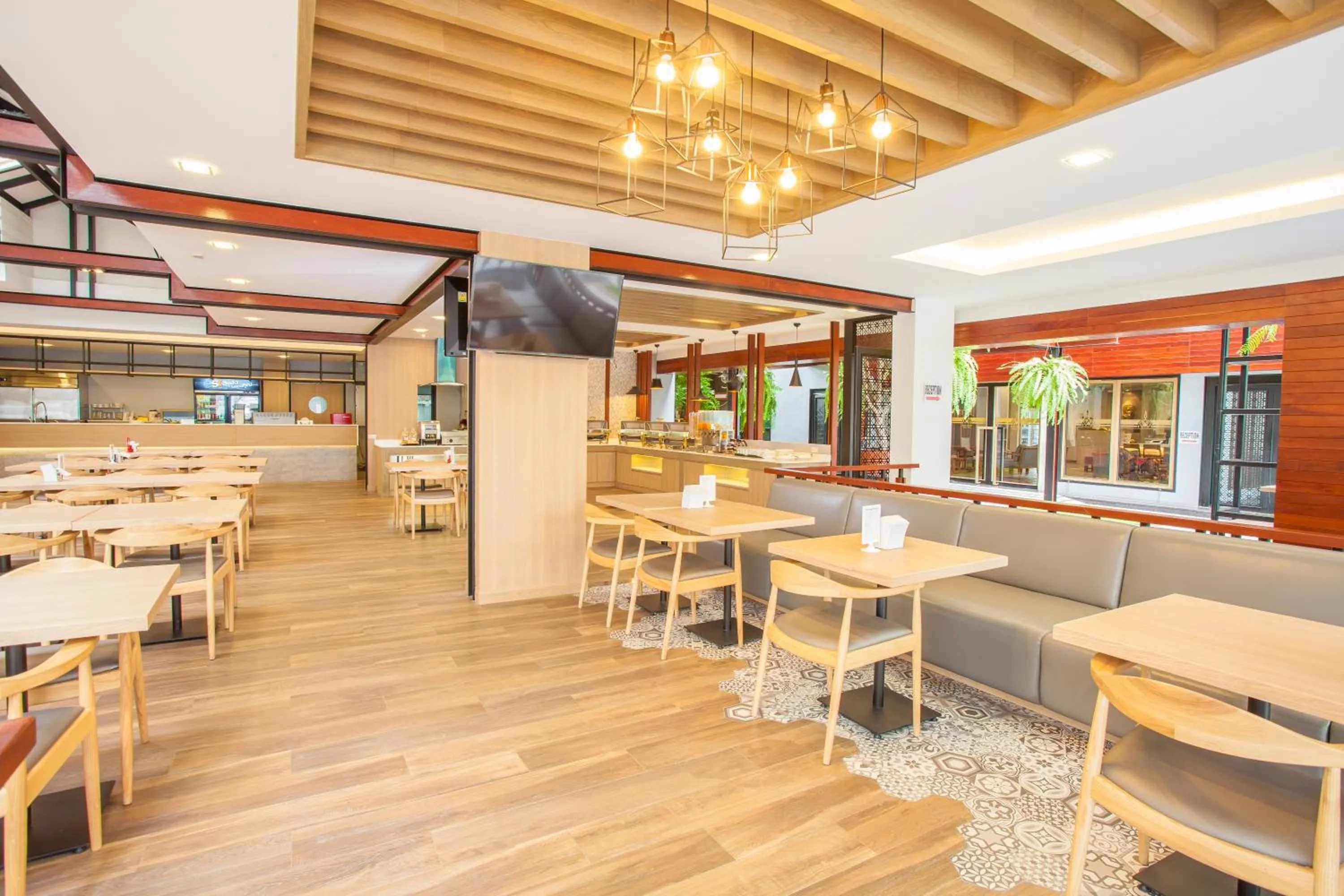 Restaurant/places to eat in New Siam Palace Ville Hotel