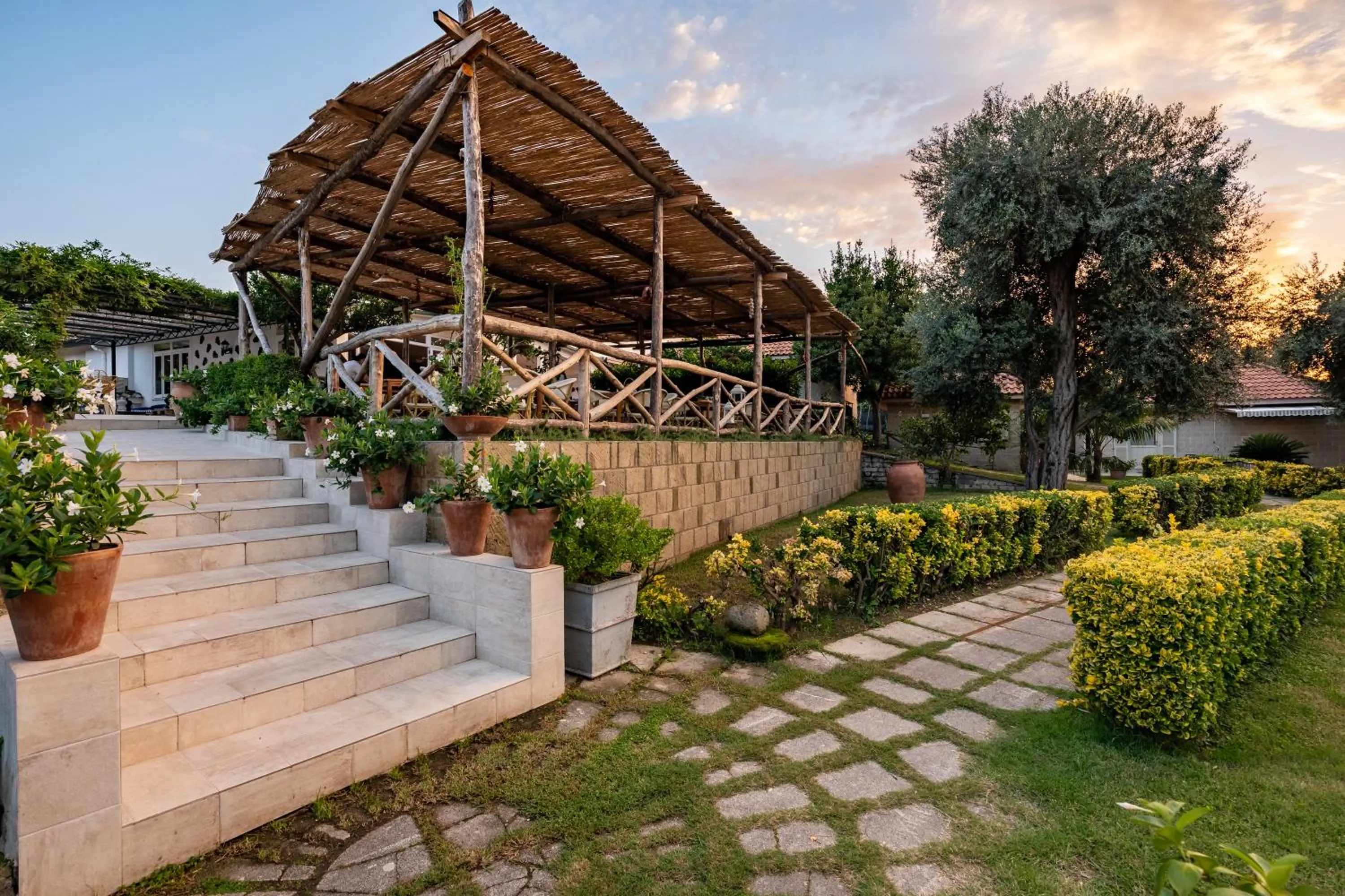 Restaurant/places to eat in Sopramare Resort