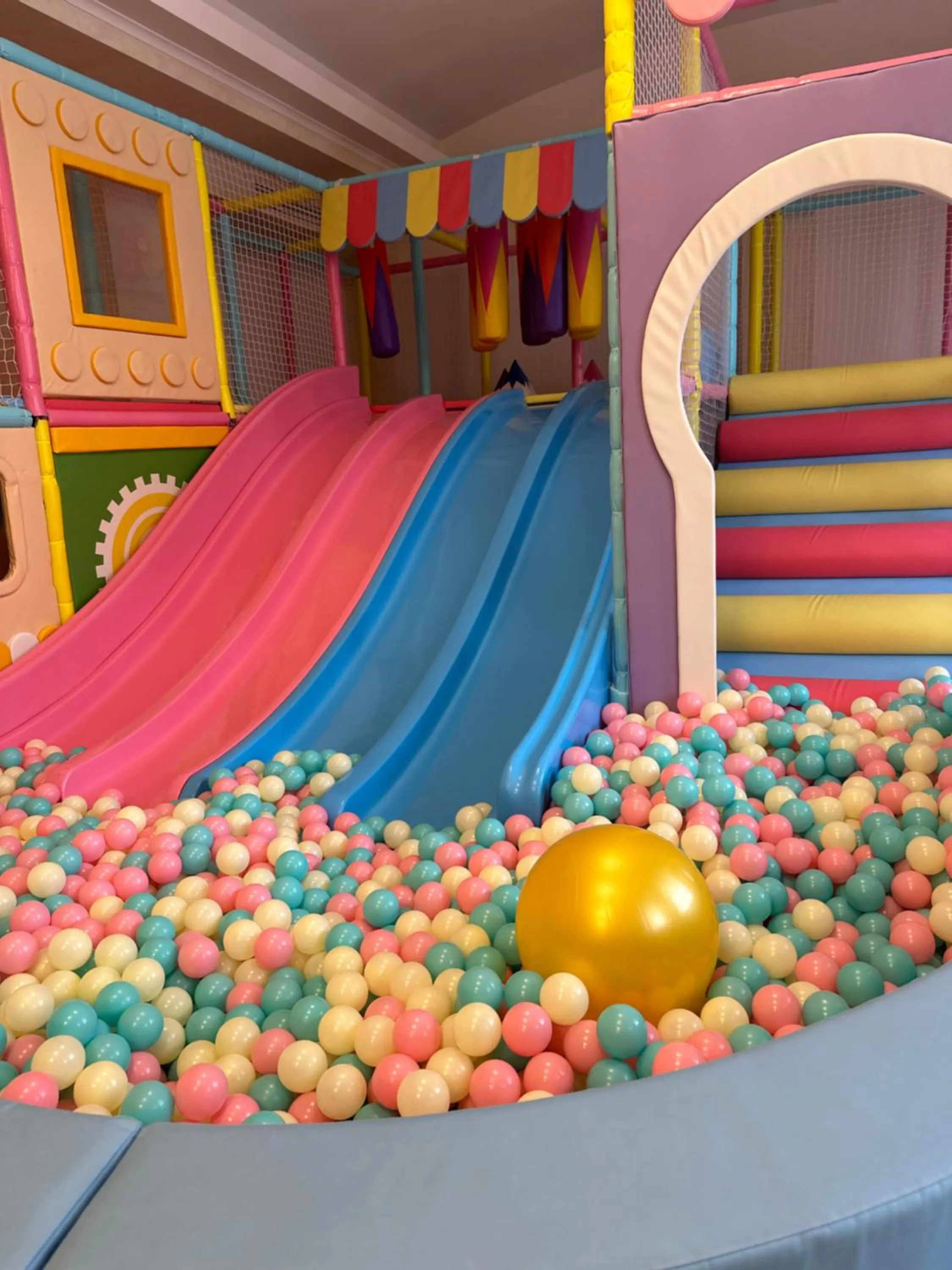 Game Room in Hotel Saturn