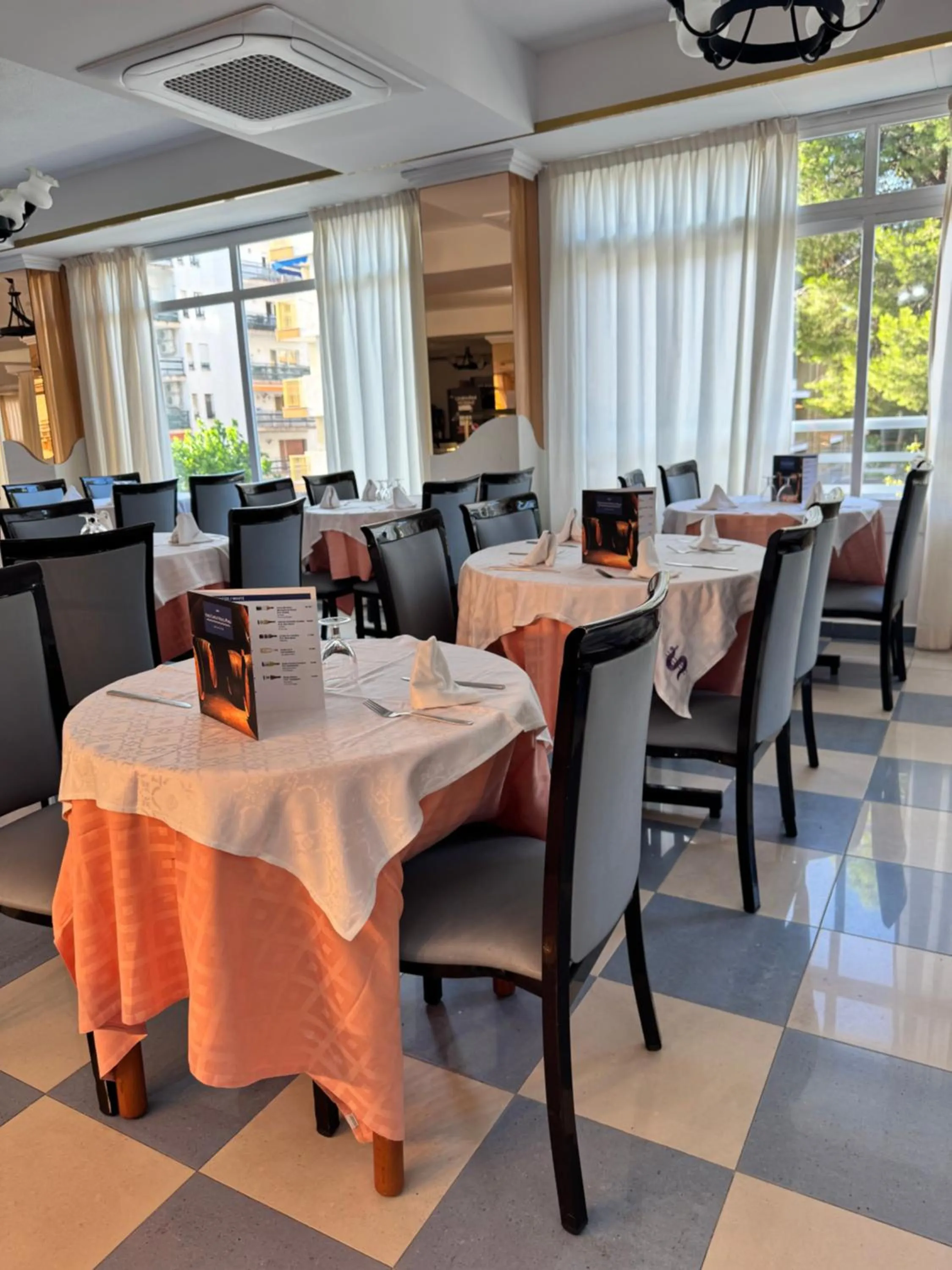 Restaurant/places to eat in Santa Monica Playa