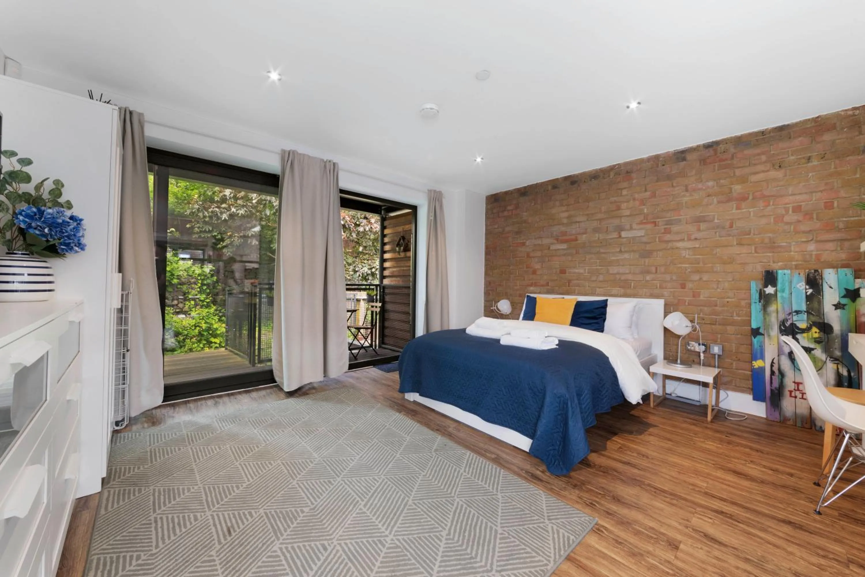 Bed in Manor House Studios By Morethanstays