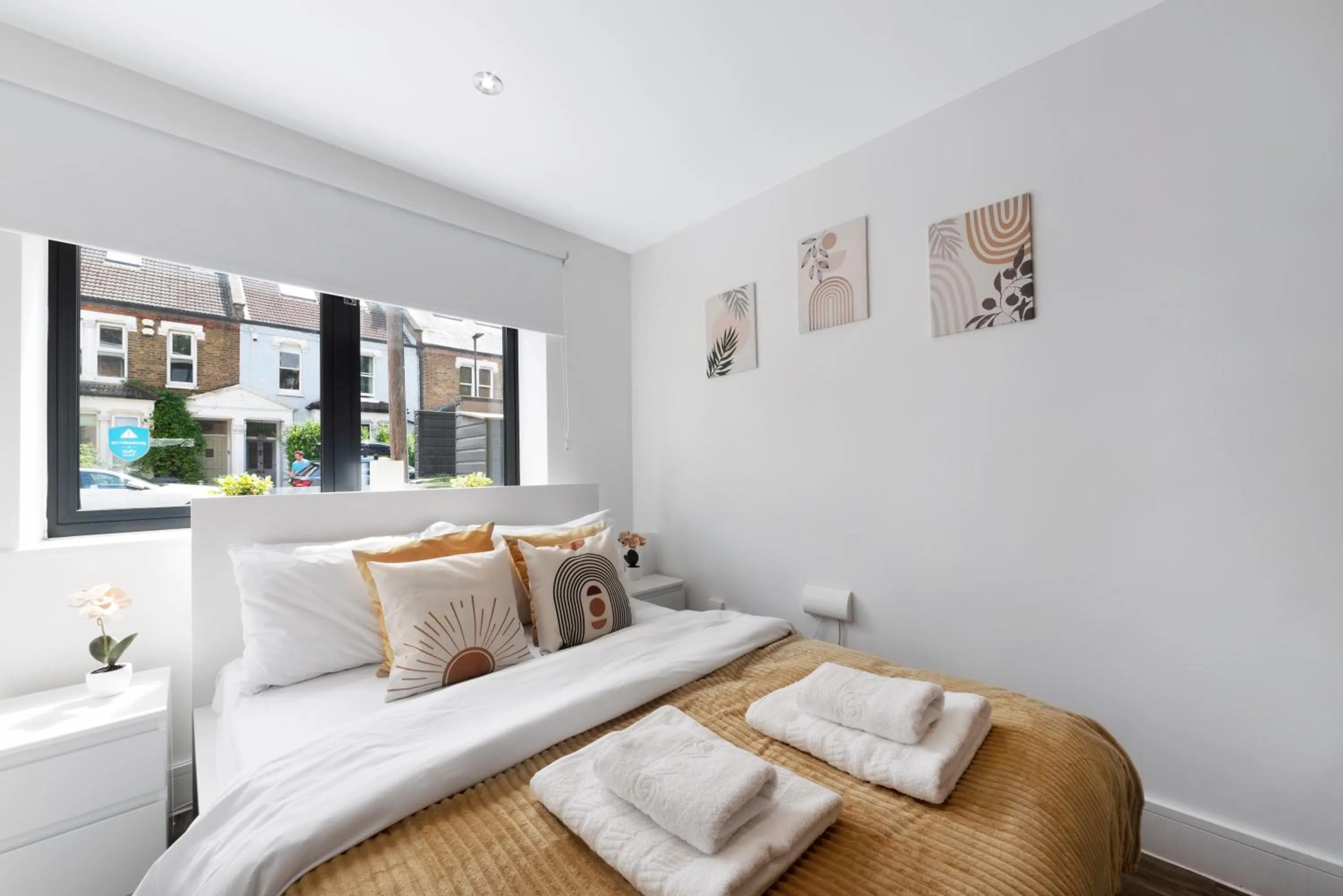 Bed in Manor House Studios By Morethanstays