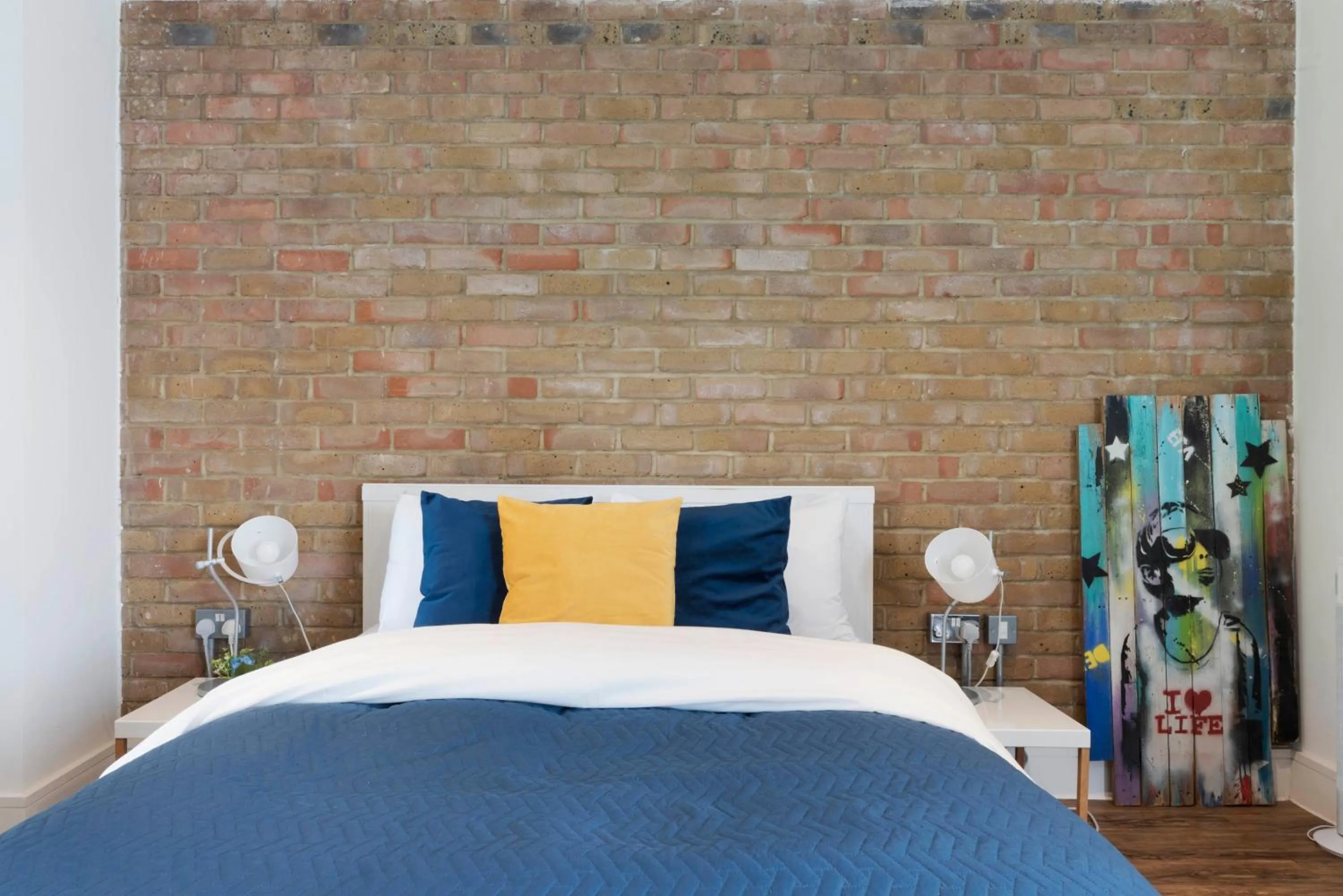 Bed in Manor House Studios By Morethanstays