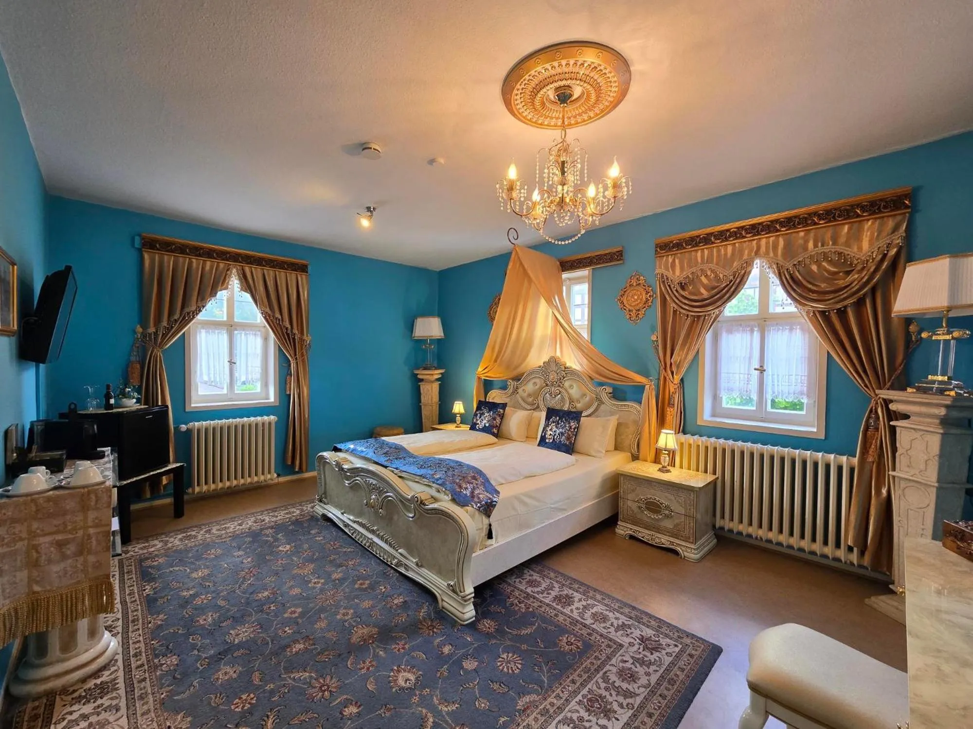 Photo of the whole room, Bed in Hotel & Café Schachtenburg