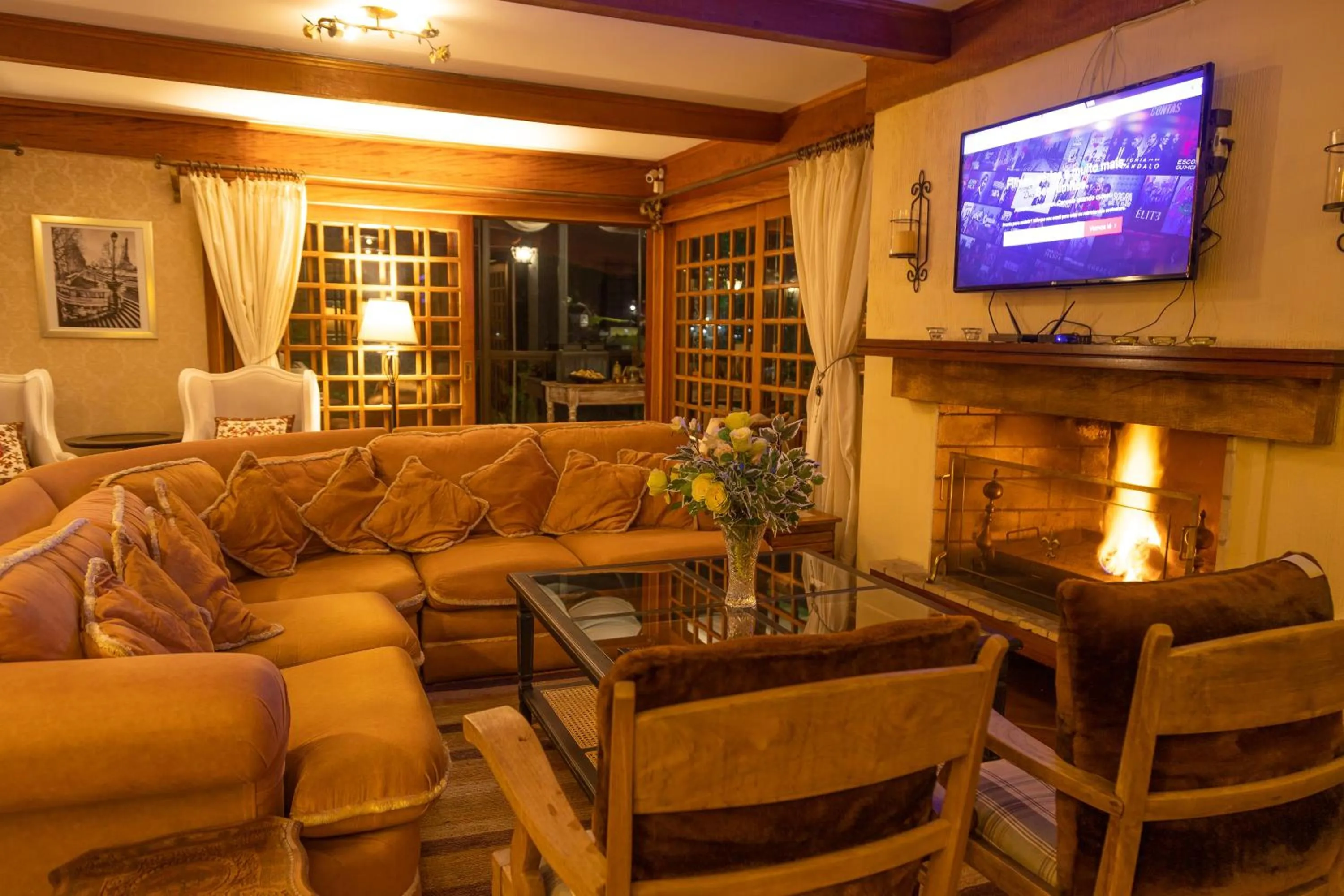 TV and multimedia in Casablanca Hotel Boutique