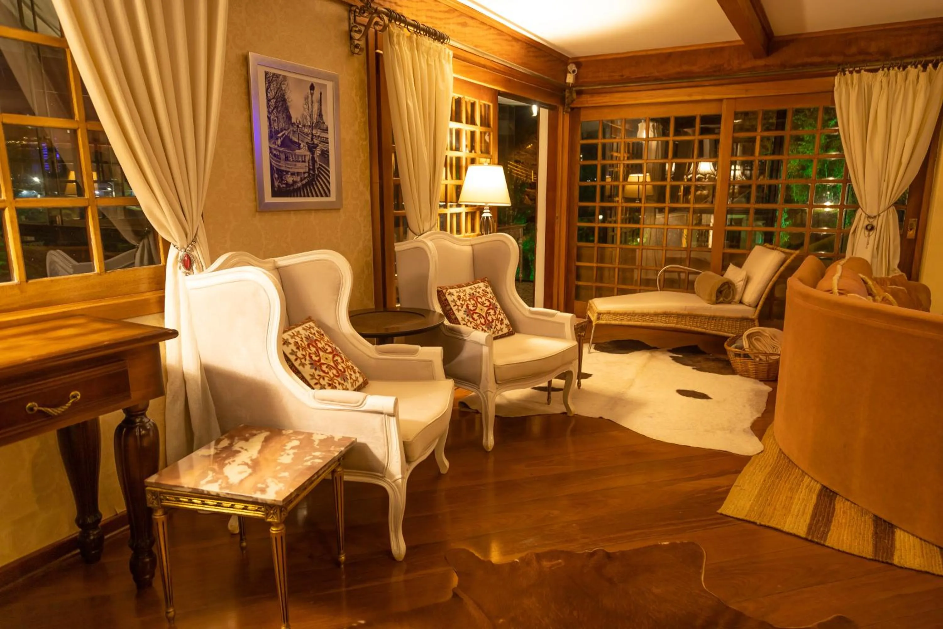 Communal lounge/ TV room in Casablanca Hotel Boutique