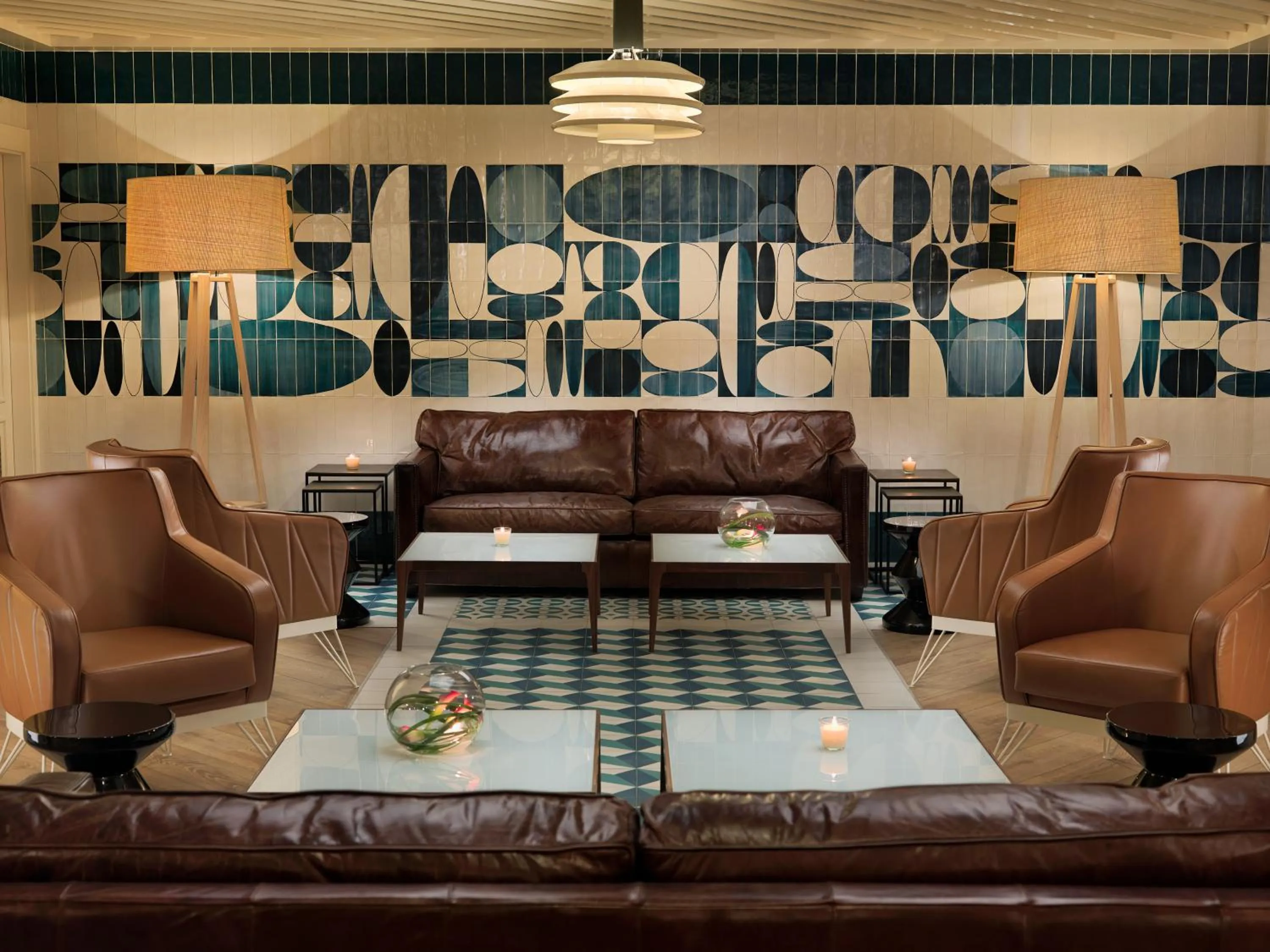 Lounge or bar in H10 Cambrils Playa