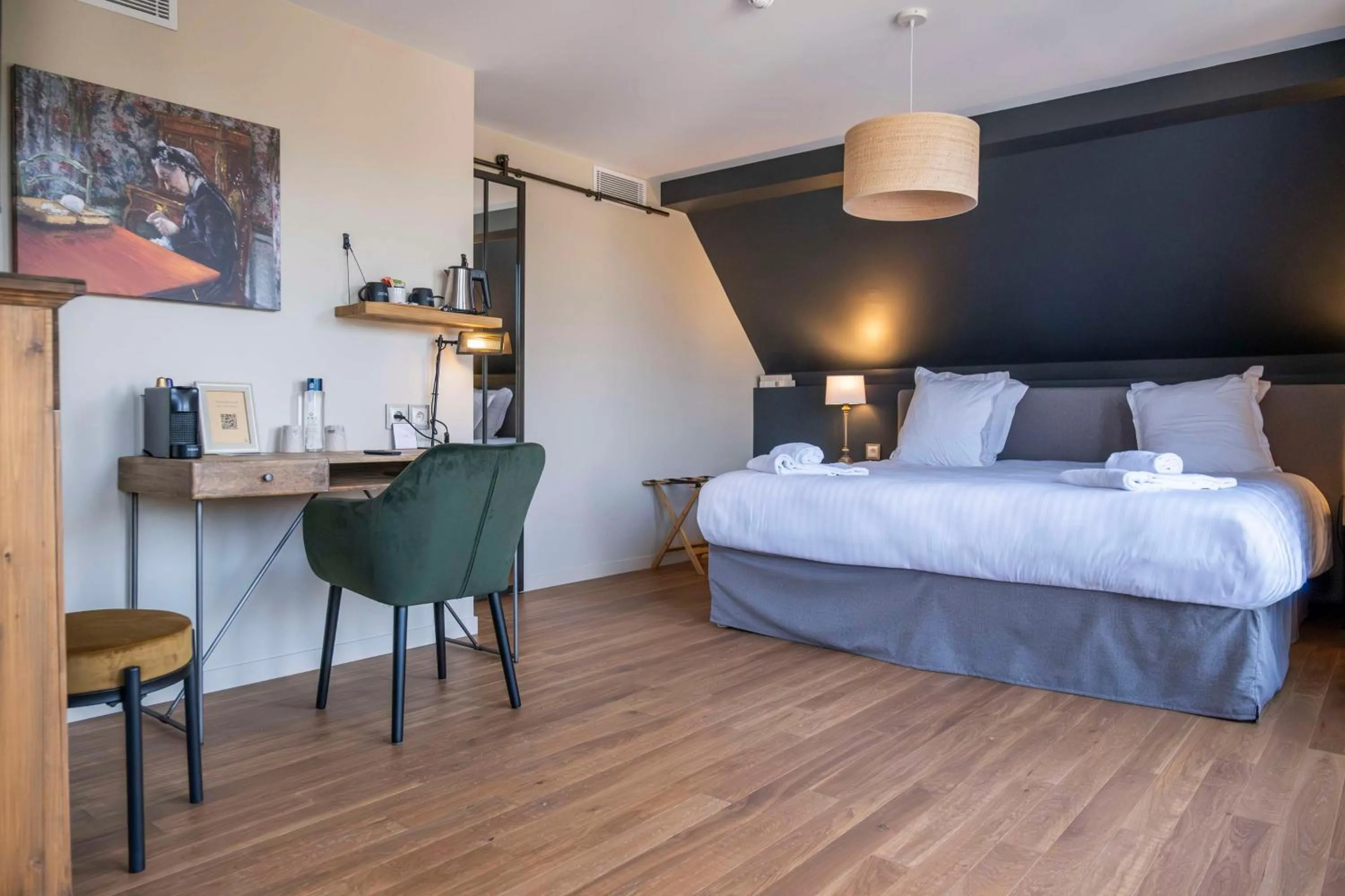 Other, Bed in Les Demeures de Varennes, BW Signature Collection