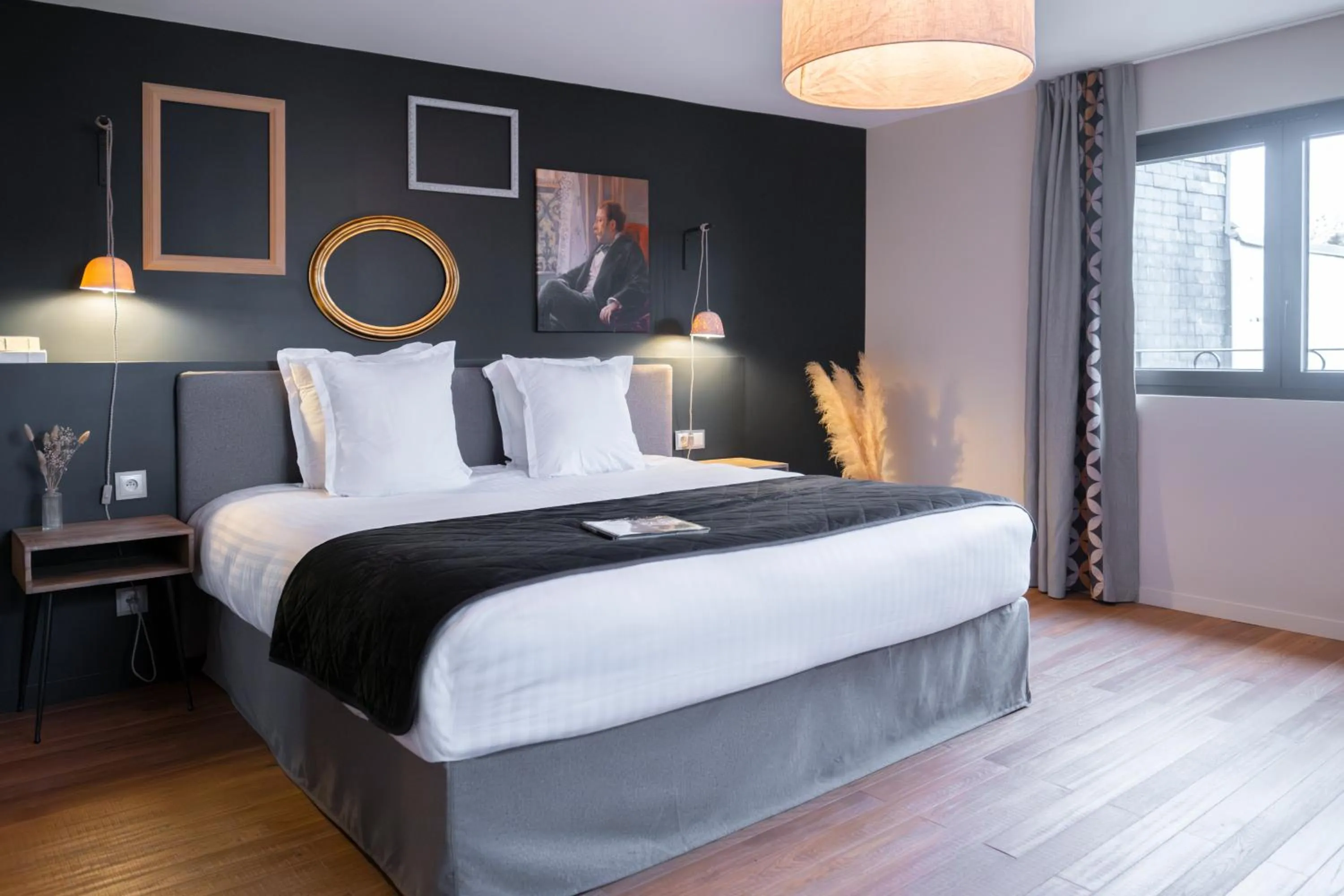 Family, Bed in Les Demeures de Varennes, BW Signature Collection