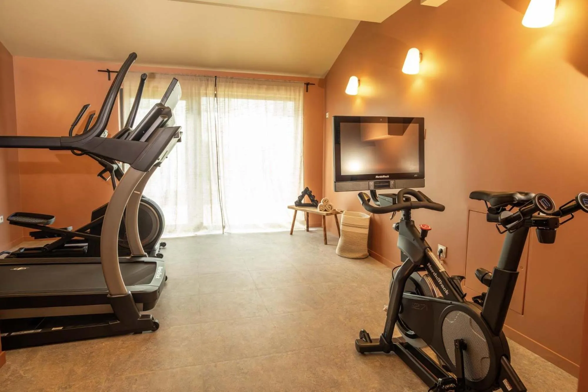 Spa and wellness centre/facilities in Les Demeures de Varennes, BW Signature Collection