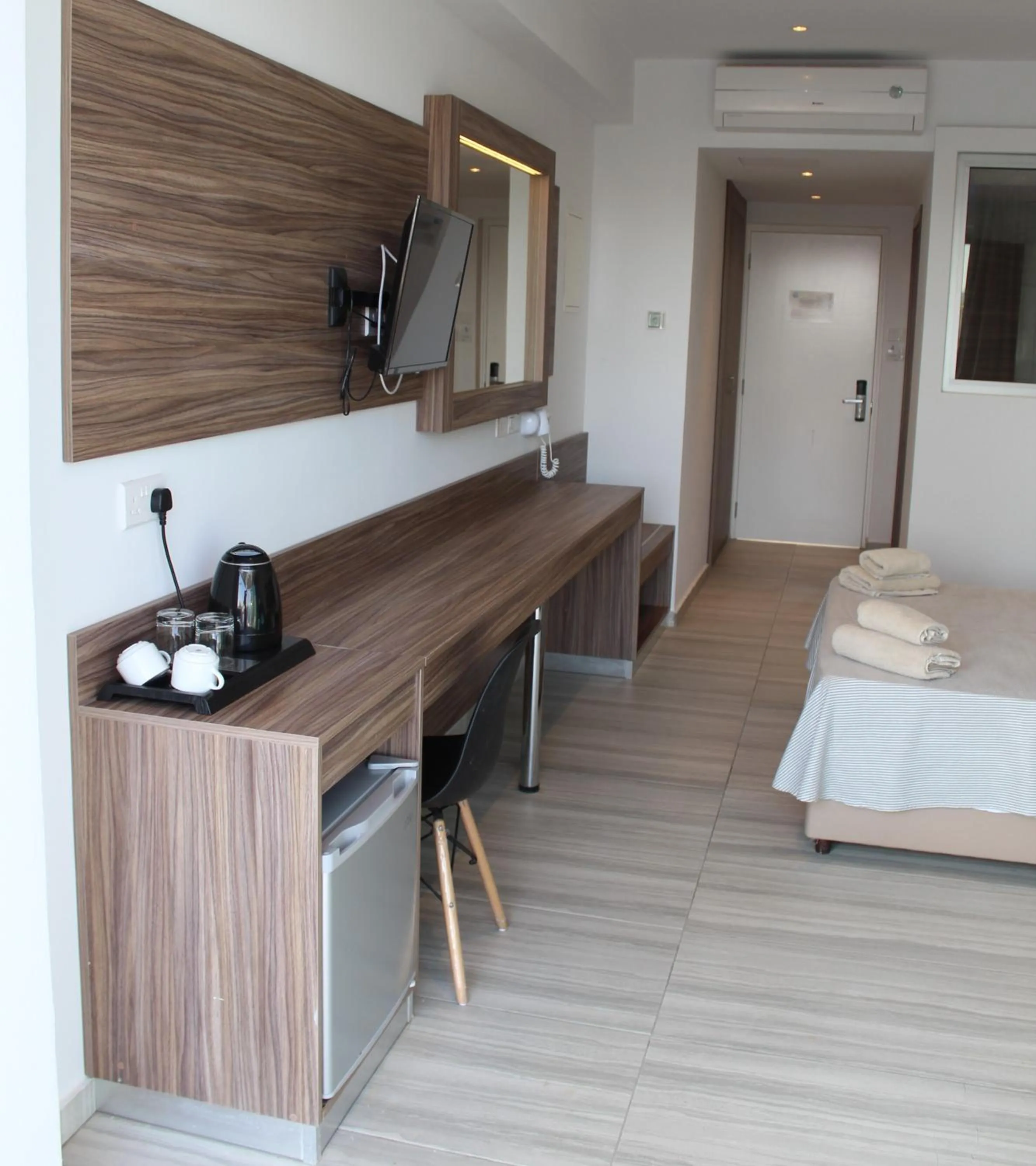 TV and multimedia, Bed in Fedrania Gardens Hotel