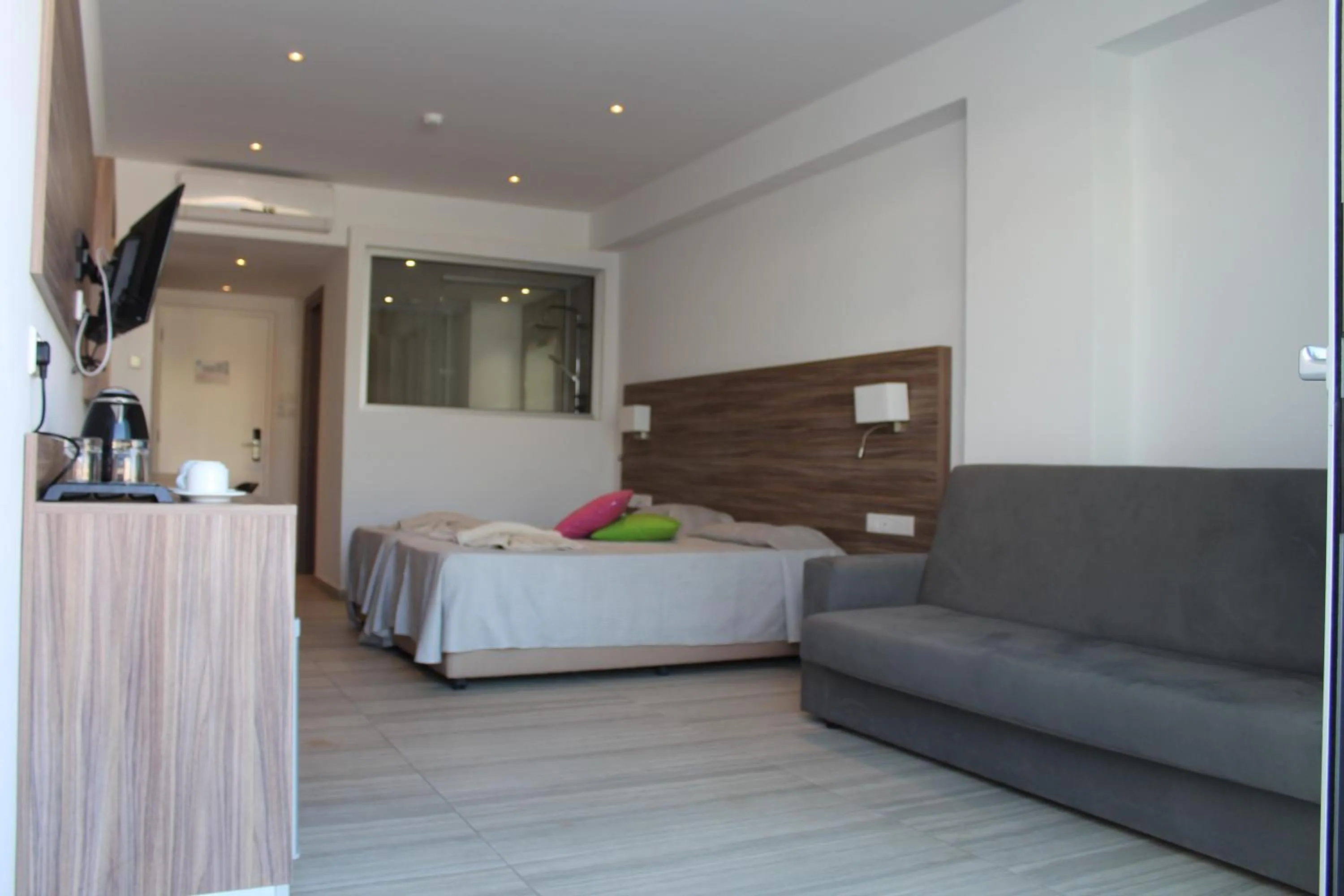 Photo of the whole room, Bed in Fedrania Gardens Hotel