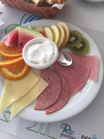 Food and drinks in Fedrania Gardens Hotel