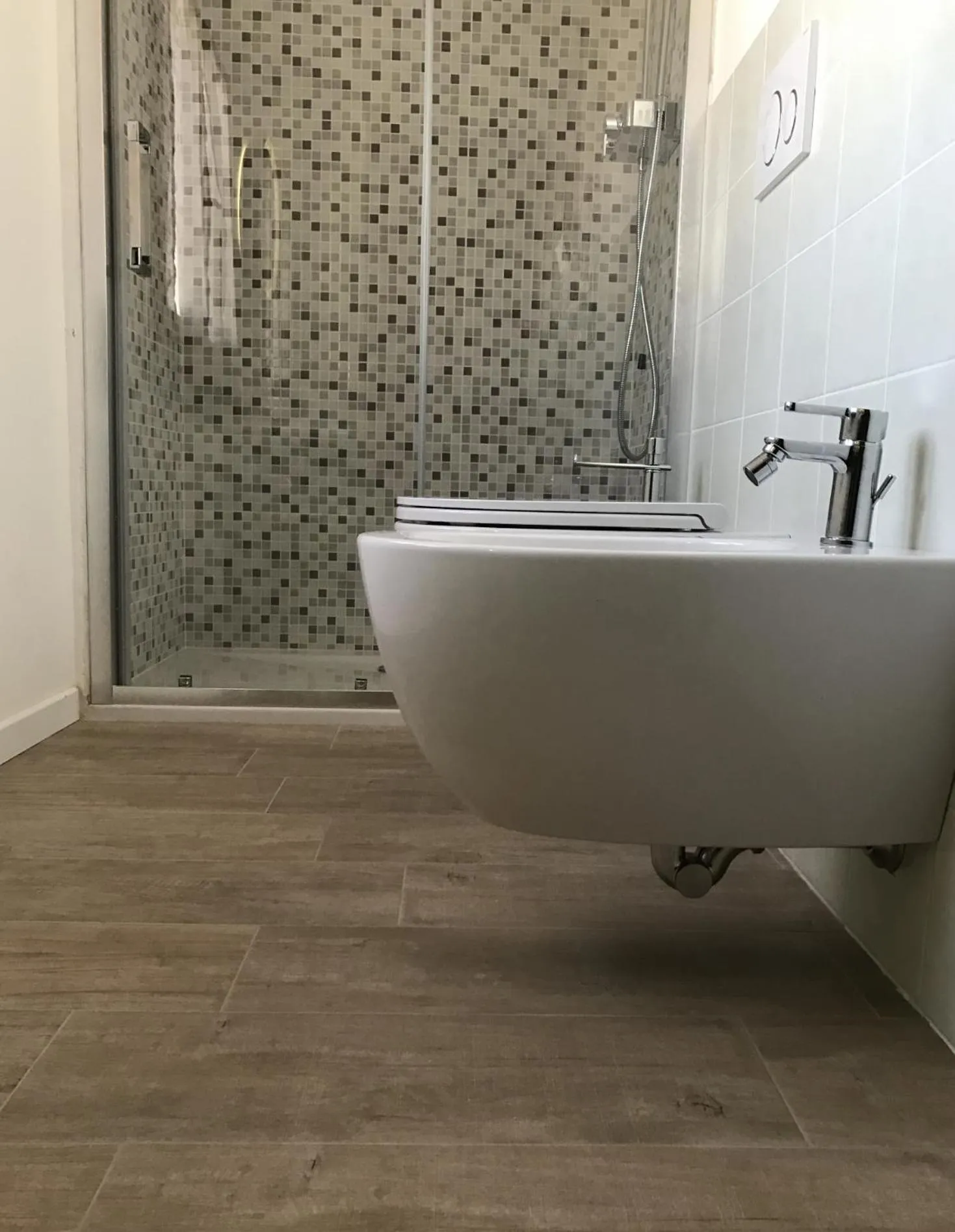 Shower in Dolce Lago B&B