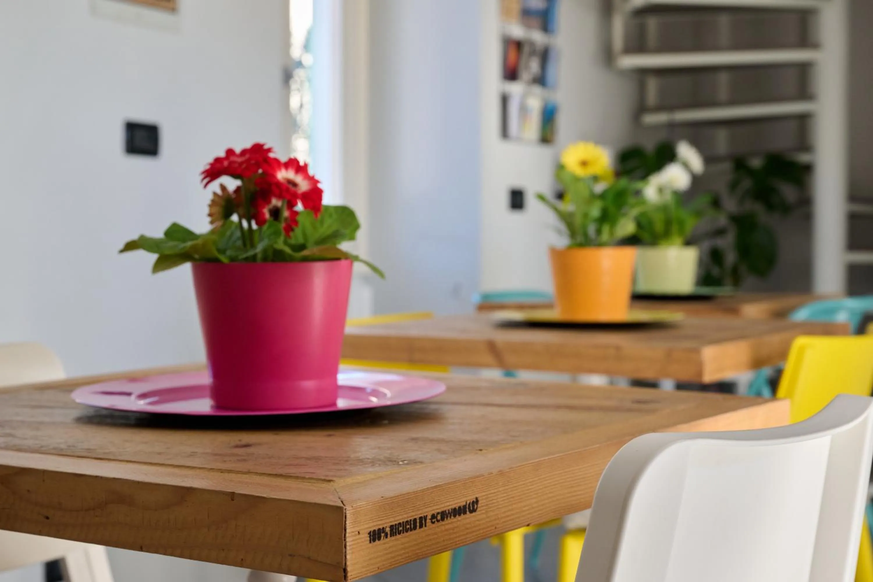 Communal lounge/ TV room in Dolce Lago B&B
