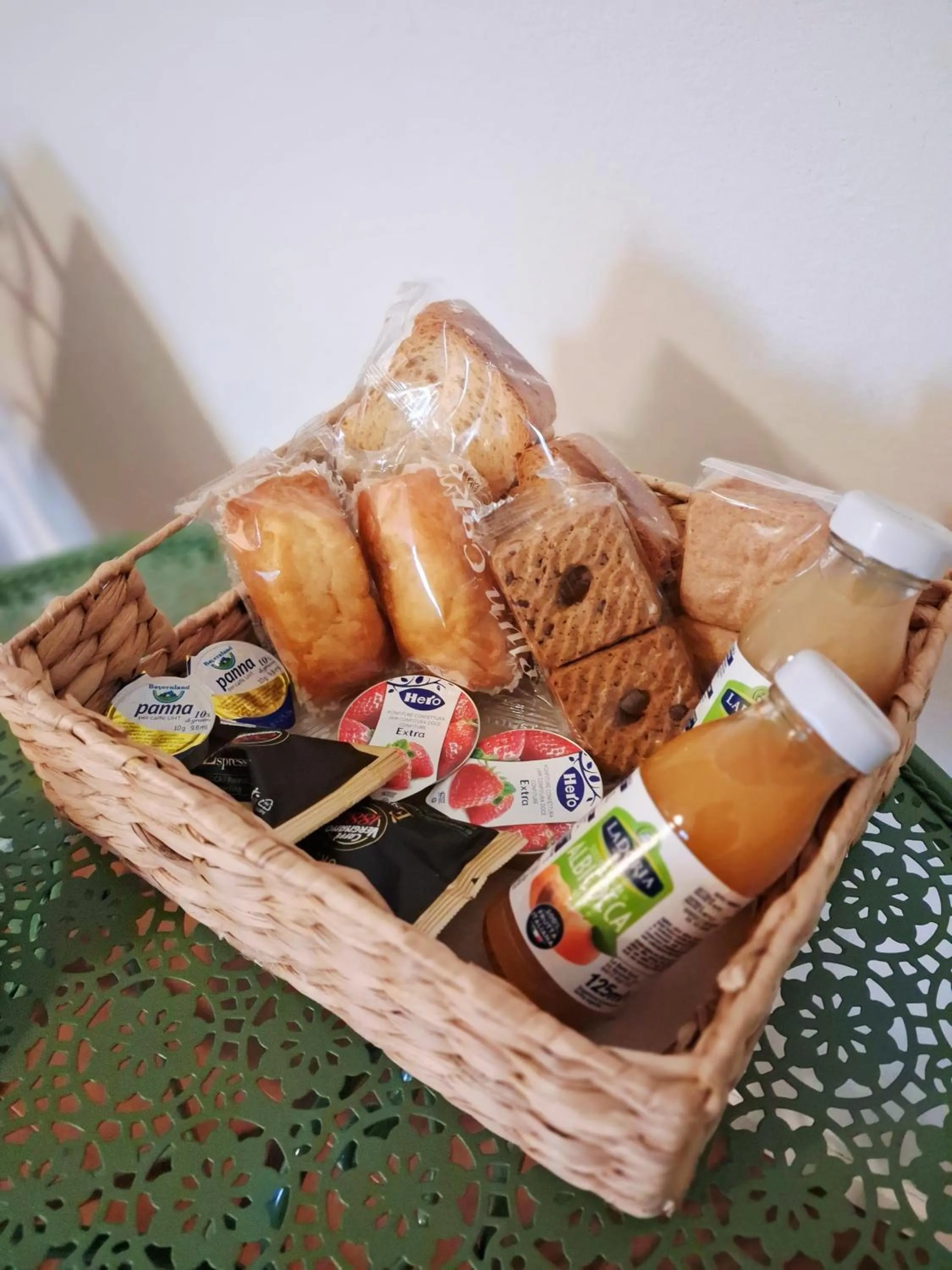 Coffee/tea facilities in Dolce Lago B&B