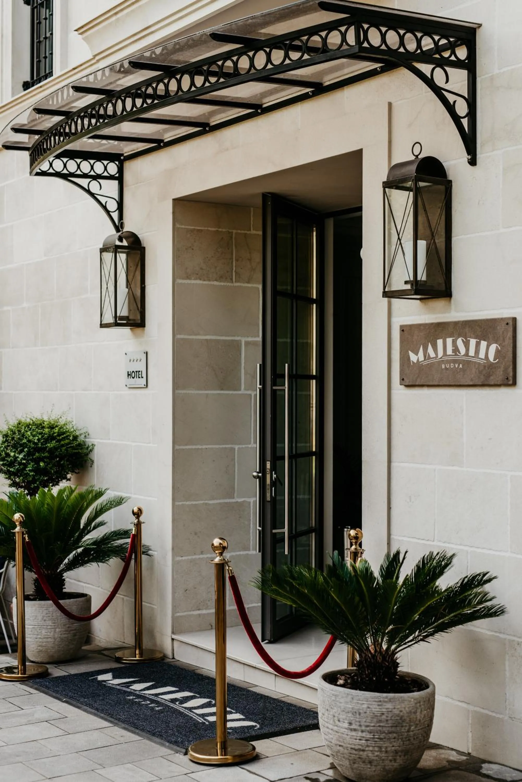 Facade/entrance in Hotel Majestic