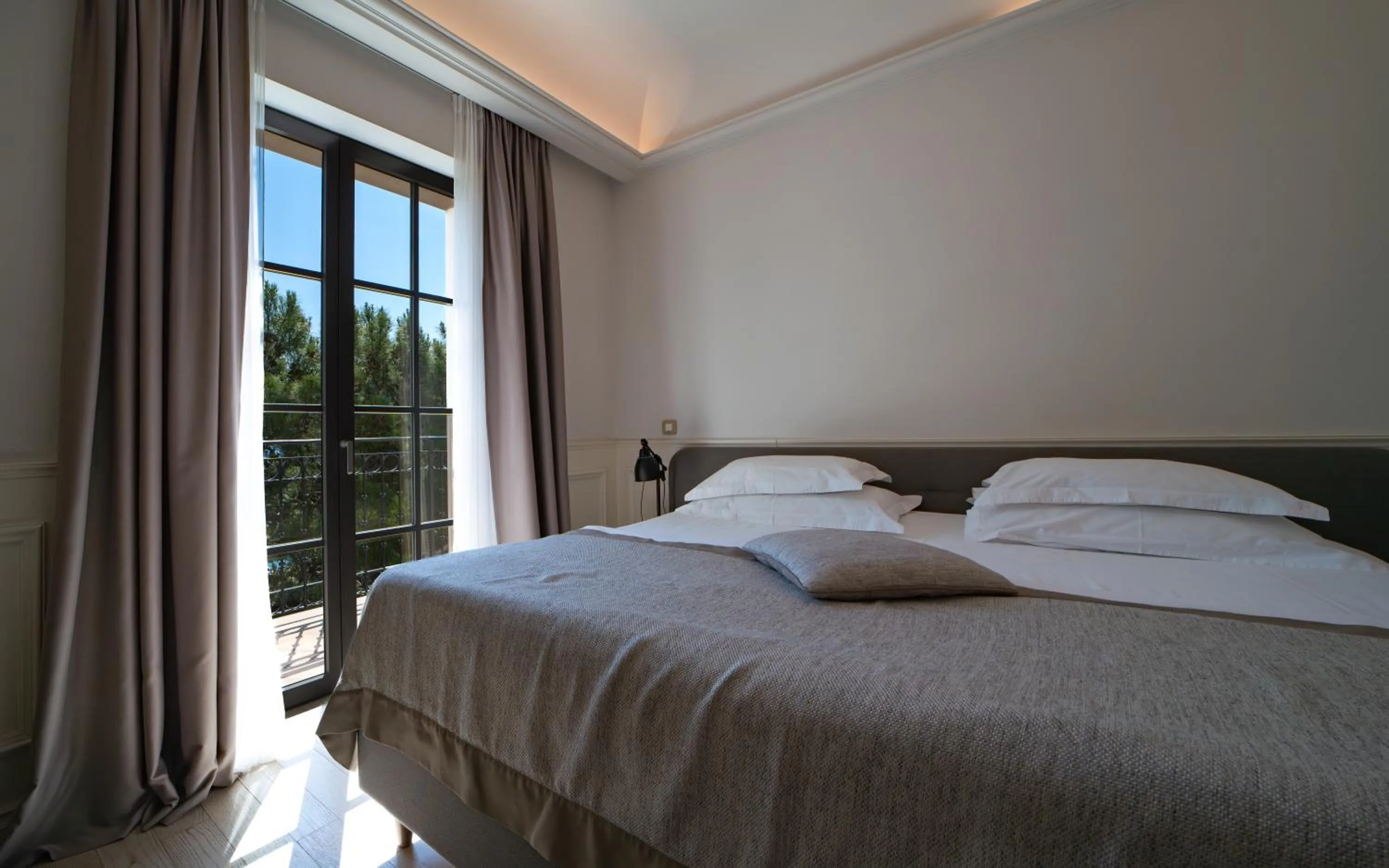 Bed in Hotel Majestic