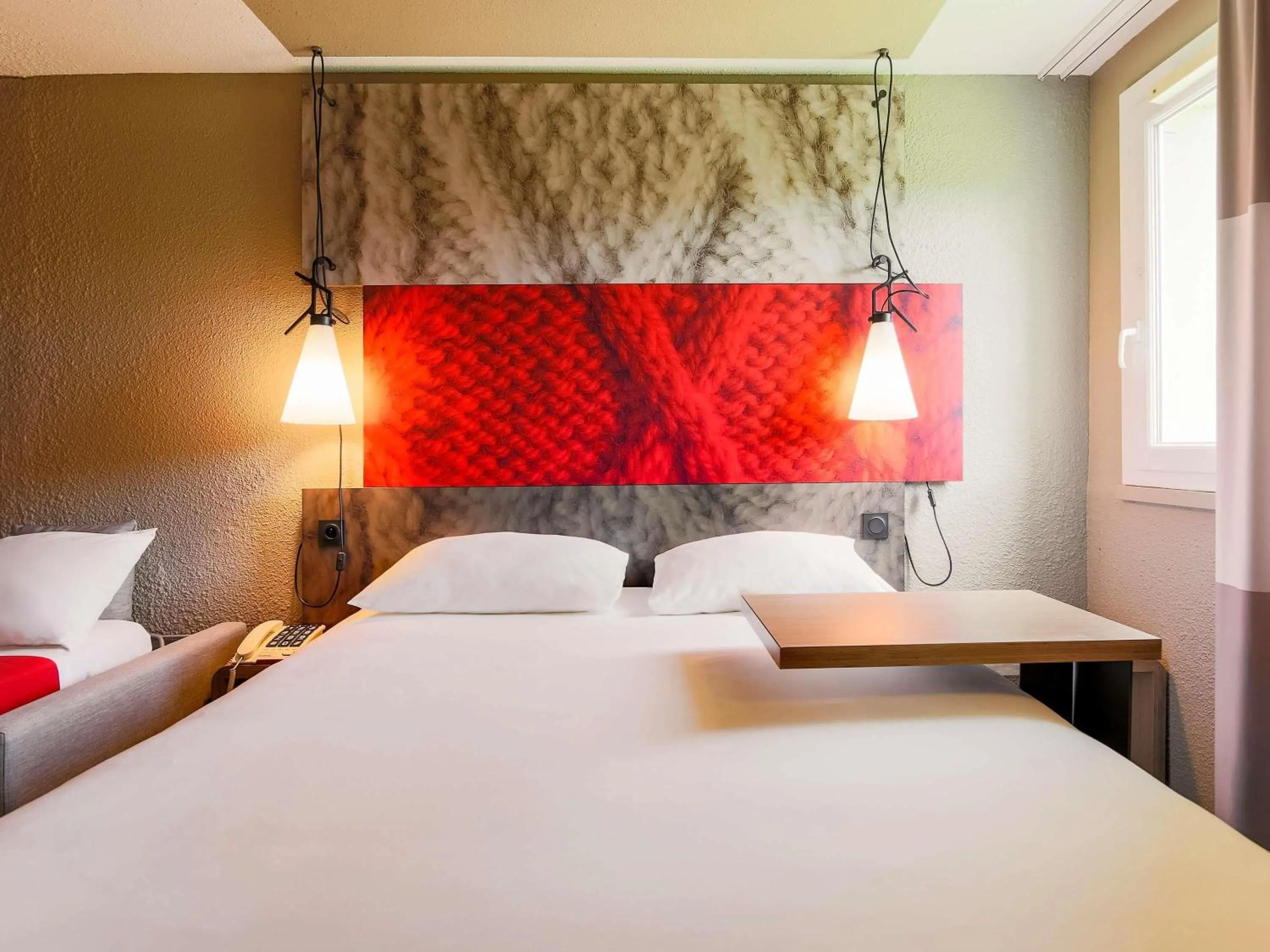 Bedroom, Bed in ibis Carcassonne Est la Cité