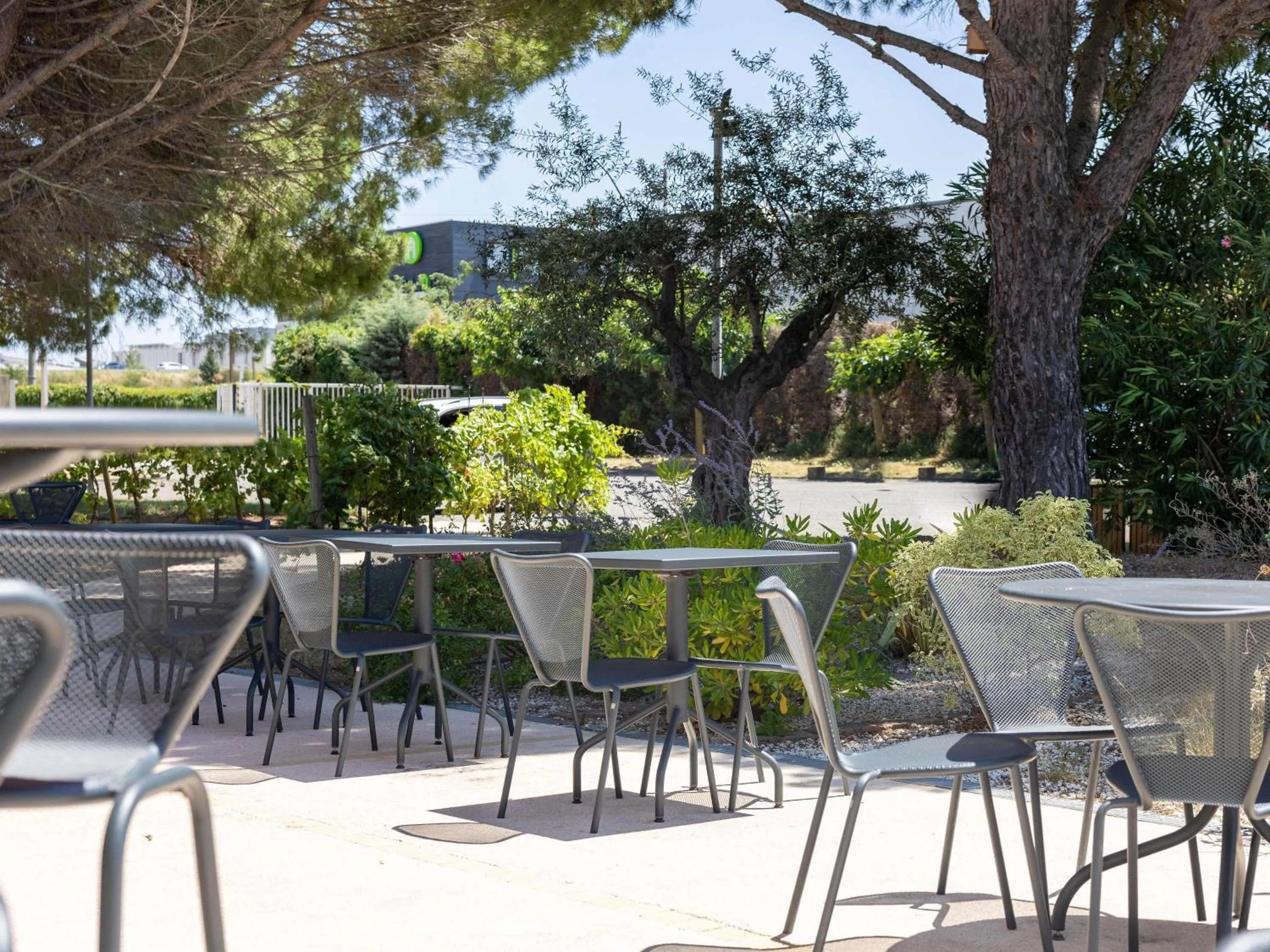 Property building in ibis Carcassonne Est la Cité