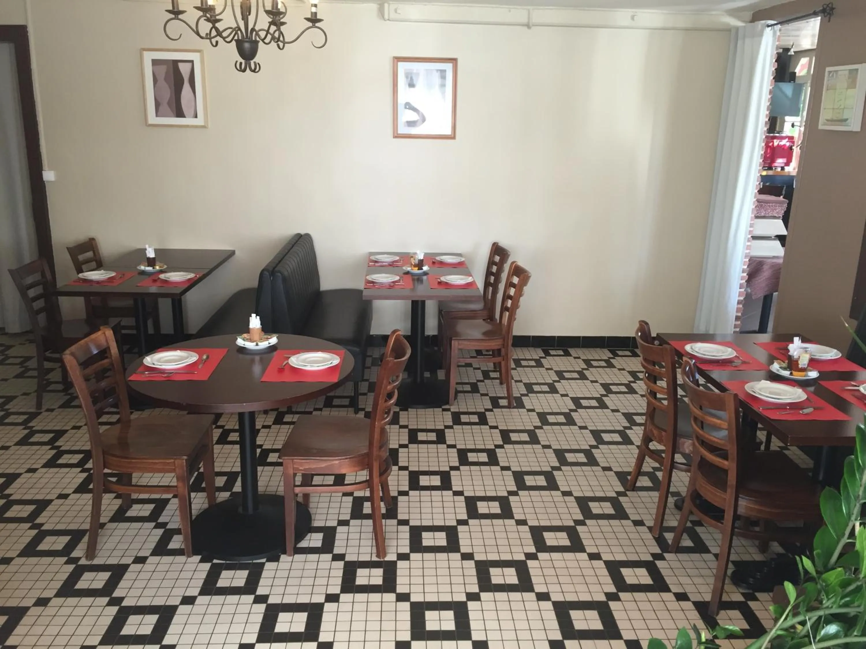 Restaurant/places to eat in Auberge Les Mufliers - Hôtel Les Forges