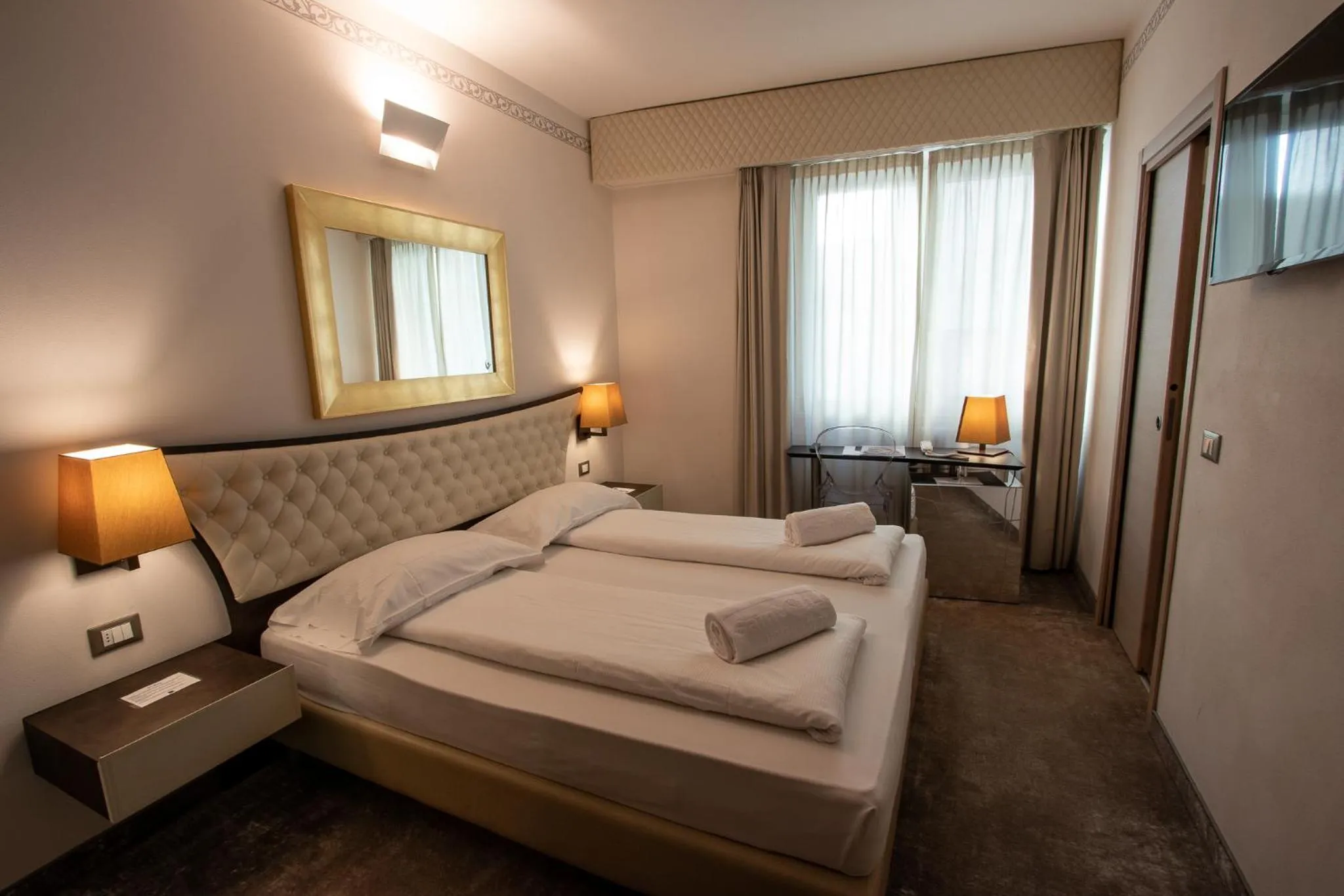 Bedroom, Bed in Hotel Corona