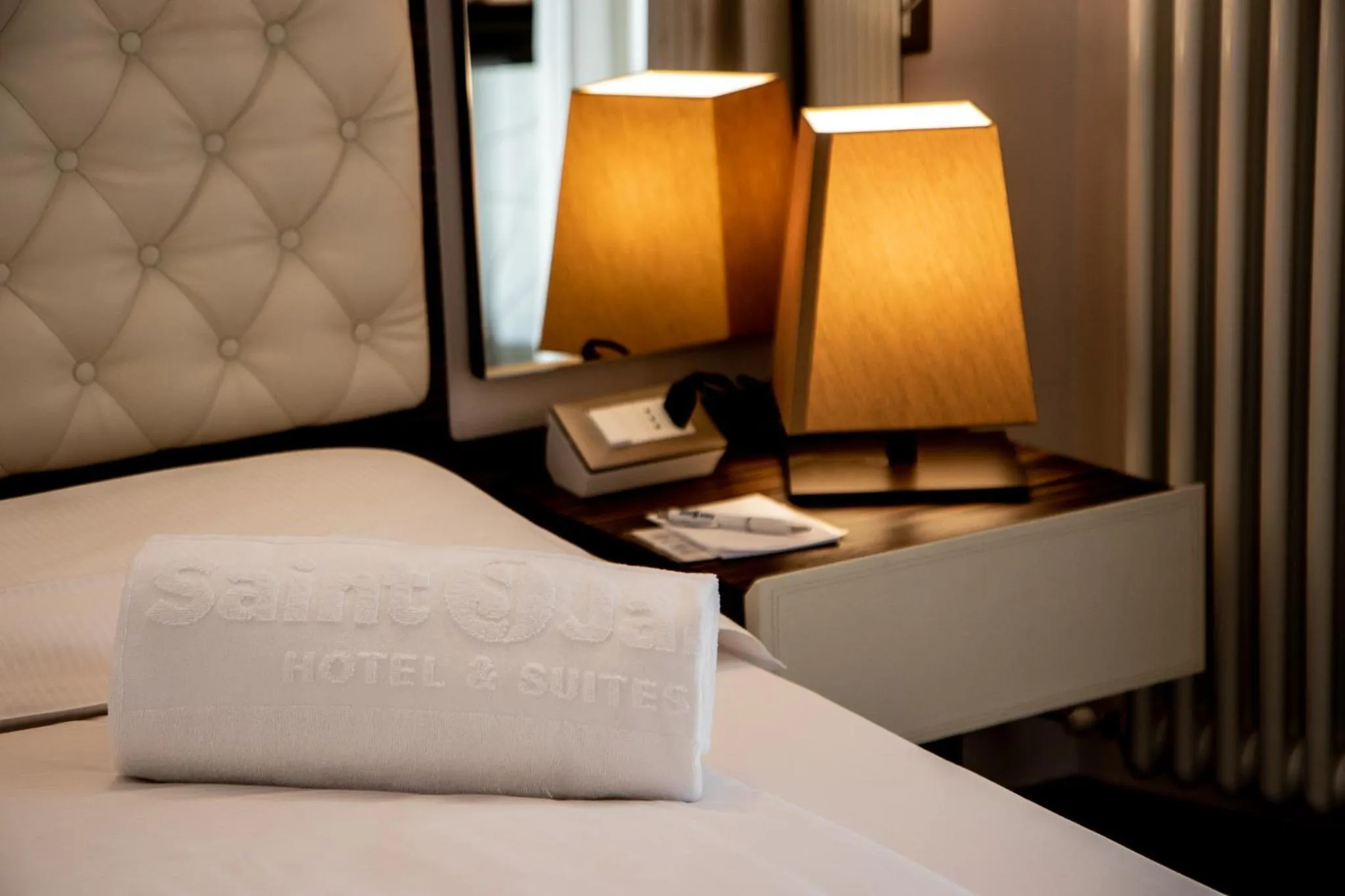 Bedroom, Bed in Hotel Corona