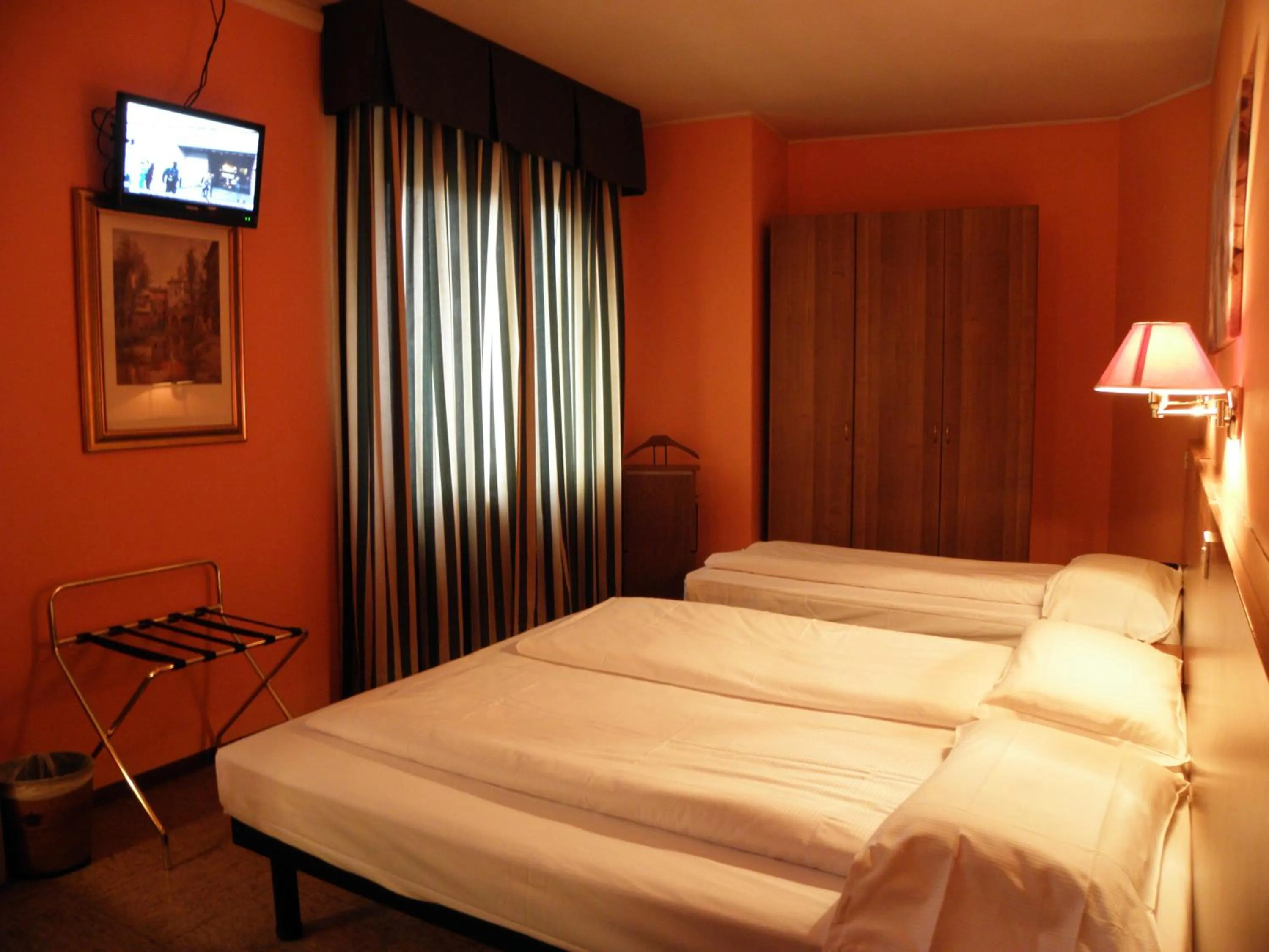 Photo of the whole room, Bed in Hotel Corona