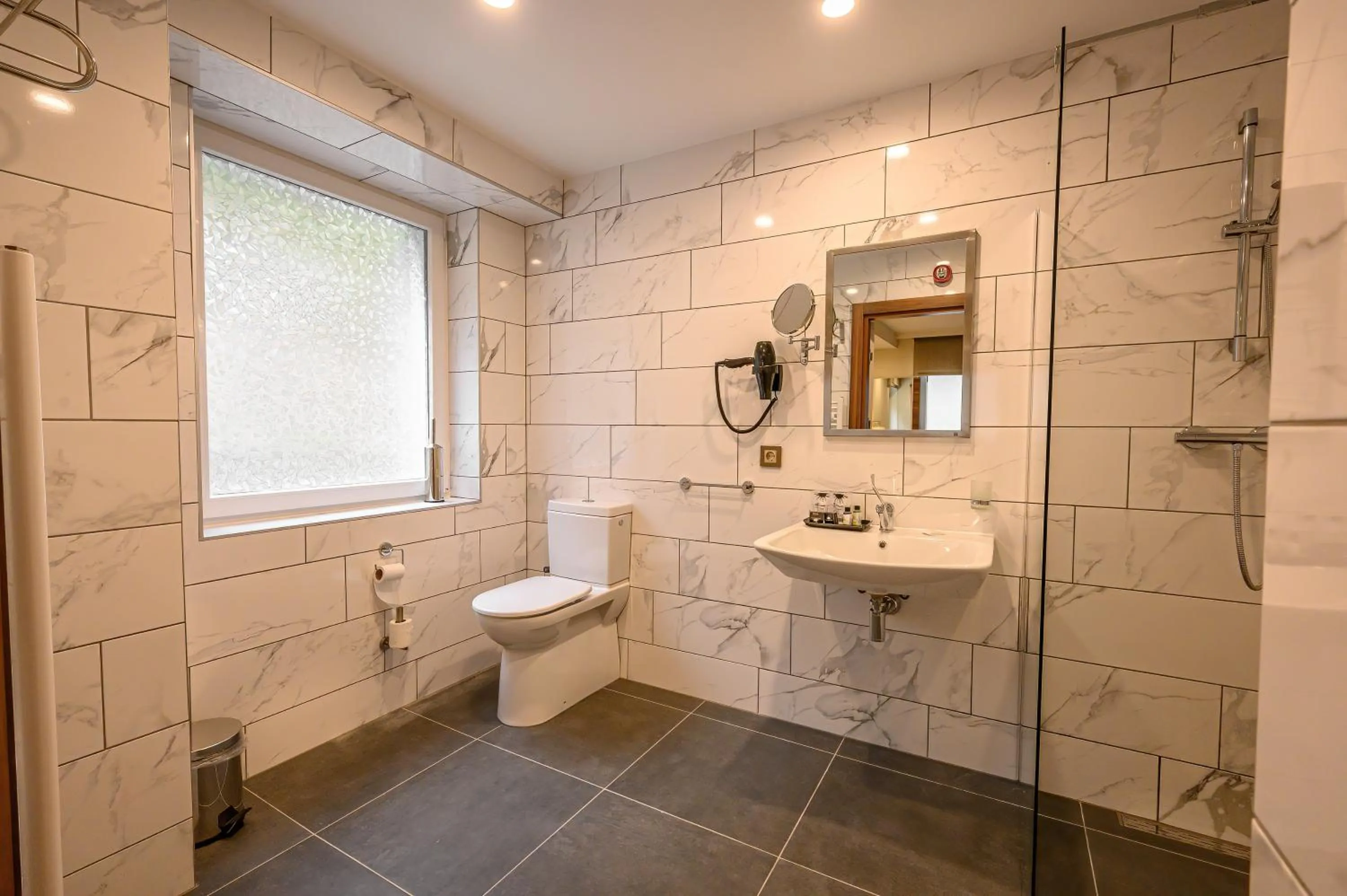Bathroom in Hotel Schwarzbachtal Hideaway
