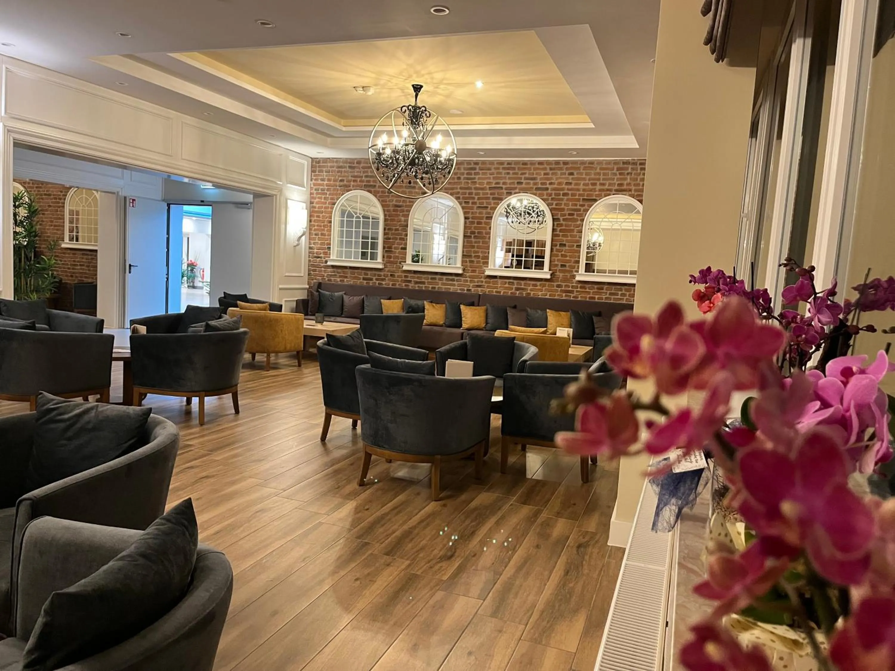 Communal lounge/ TV room in Hotel Schwarzbachtal Hideaway