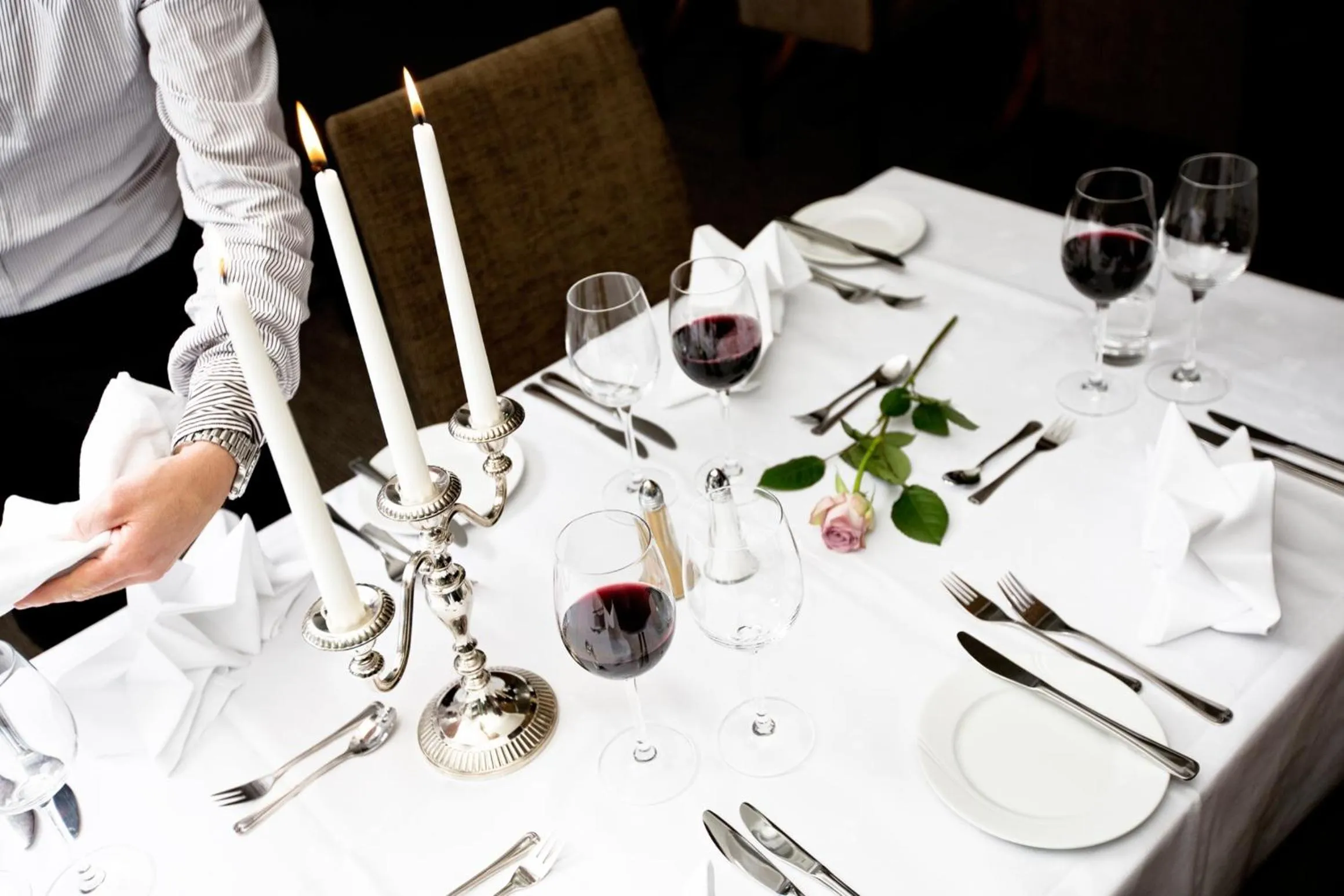 Restaurant/places to eat in Bryne Hotell