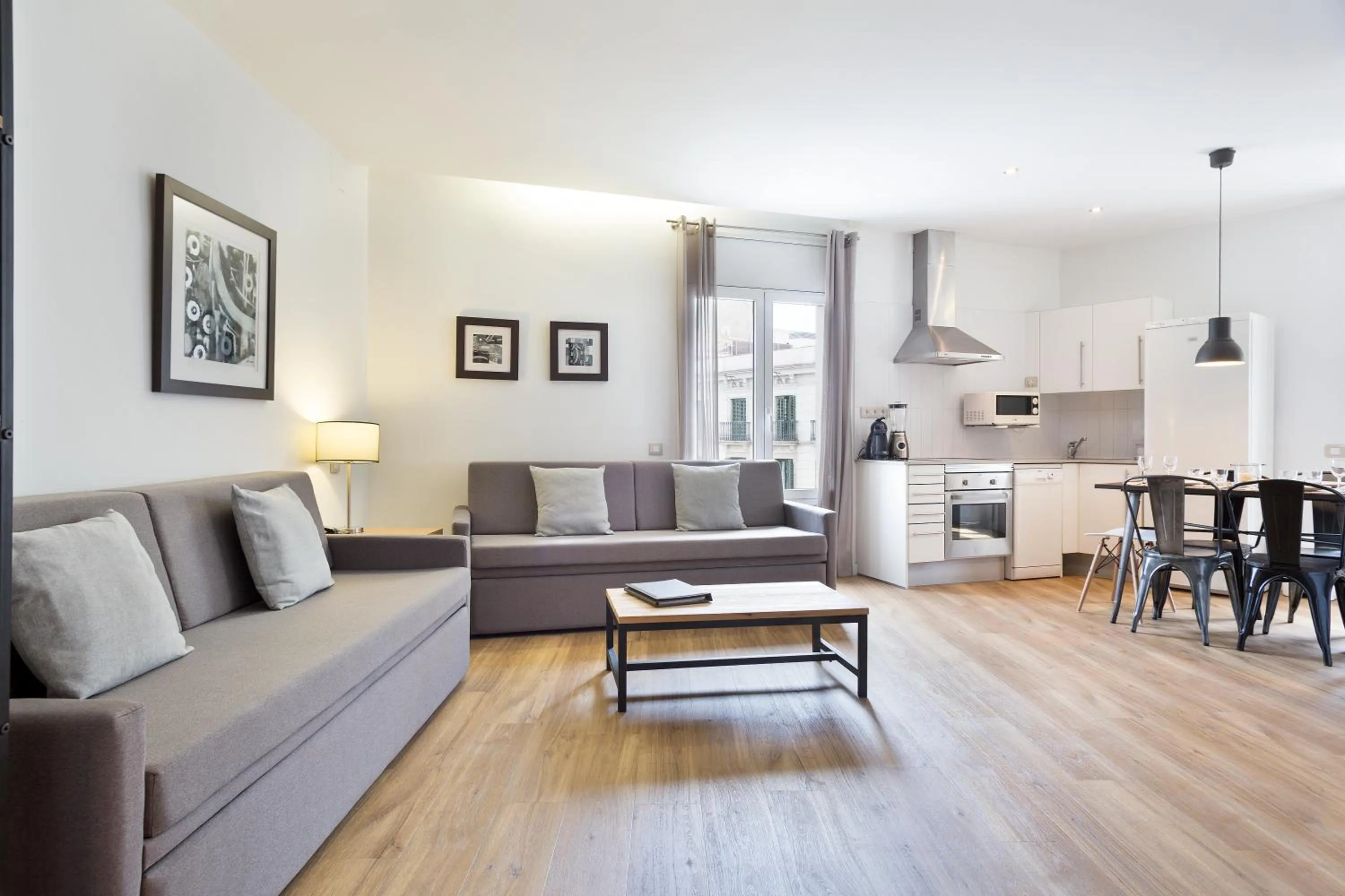 Living room in Amister Apartments