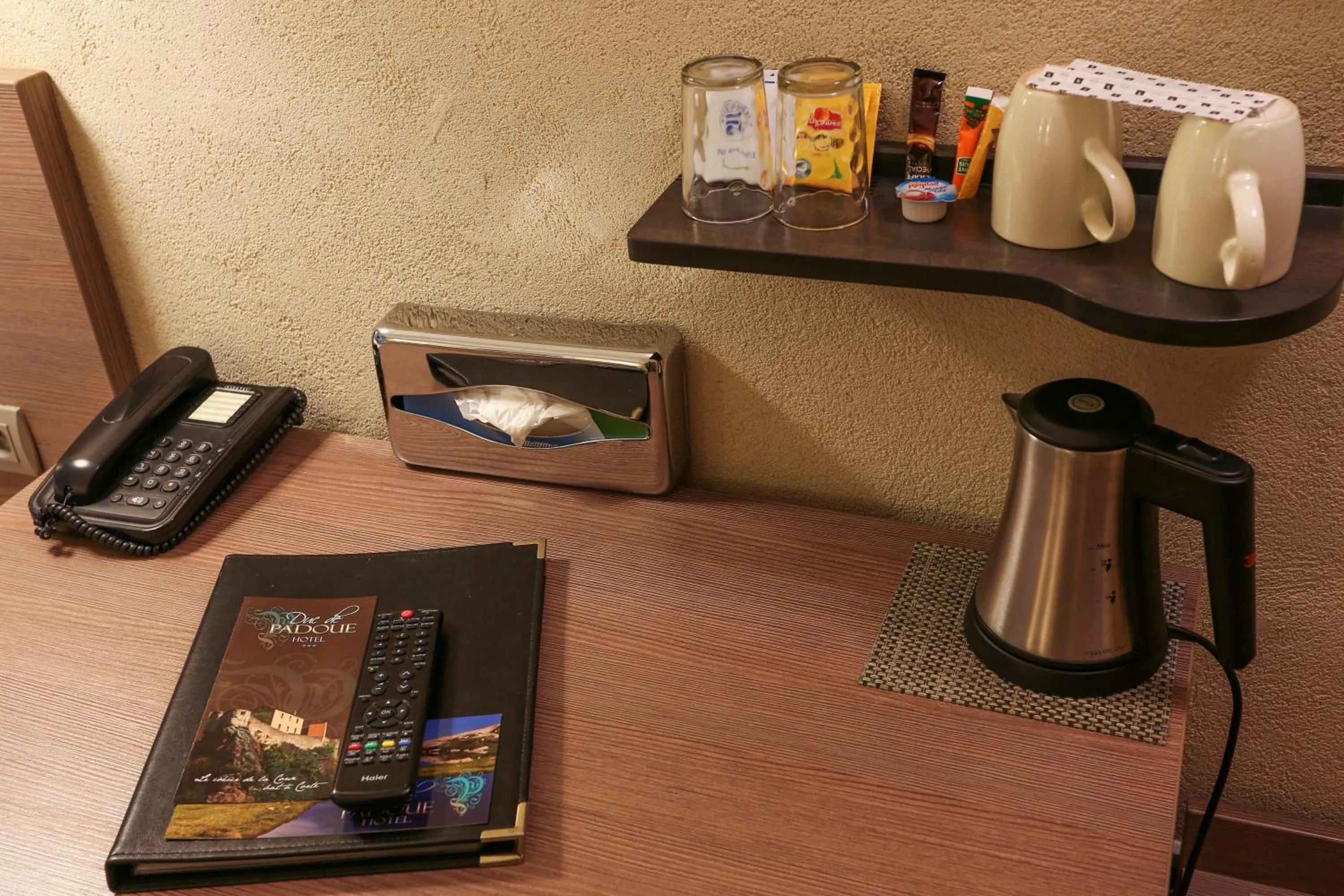 Coffee/tea facilities in Hôtel Duc De Padoue