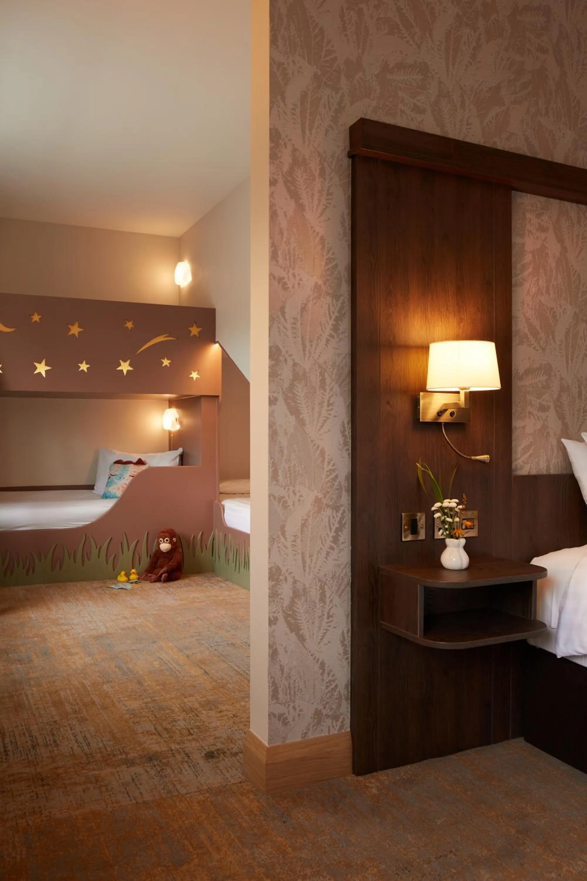 Family, Bed in County Arms Birr