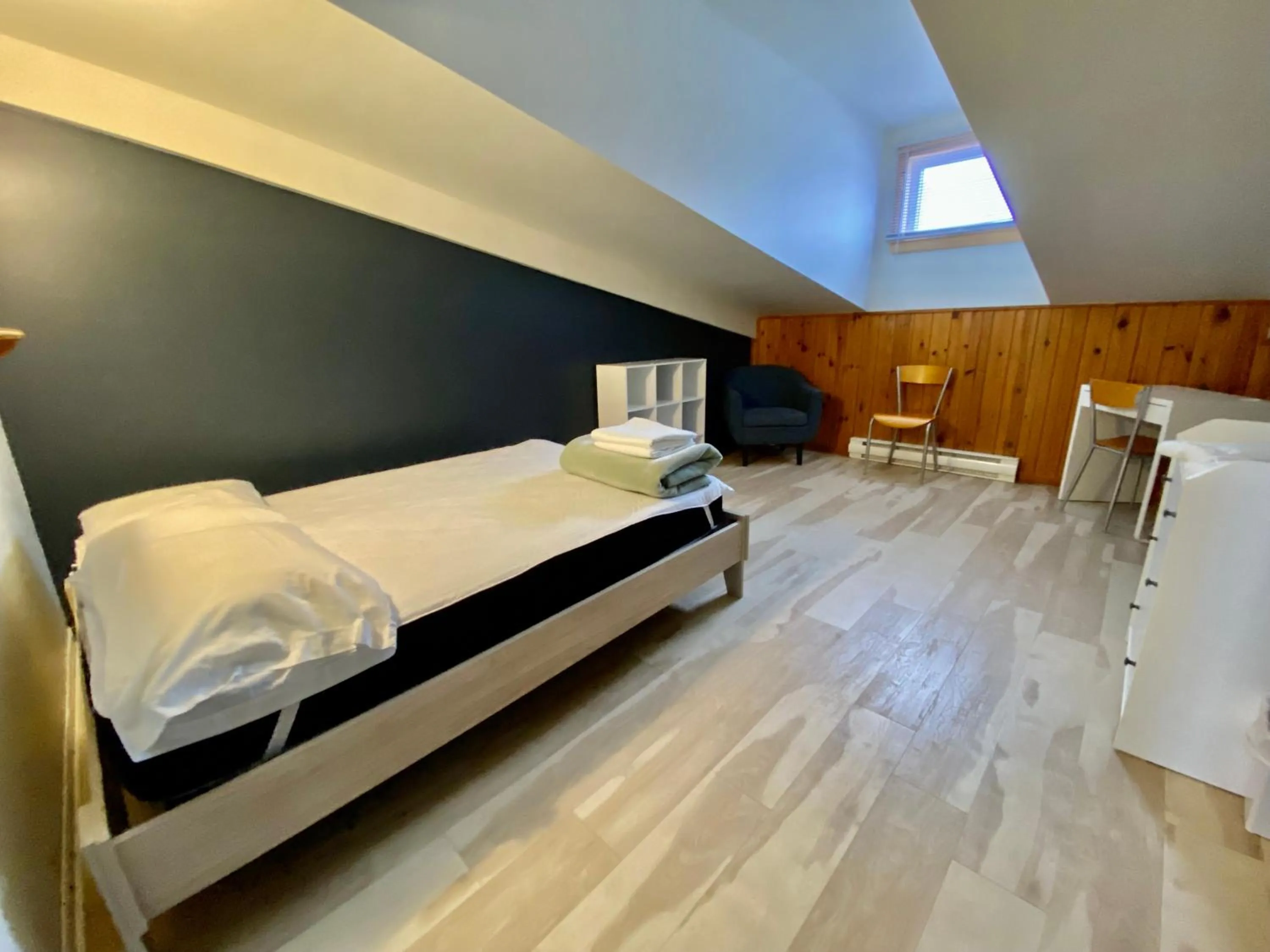 Bedroom, Bed in Auberge de Gros-Cap