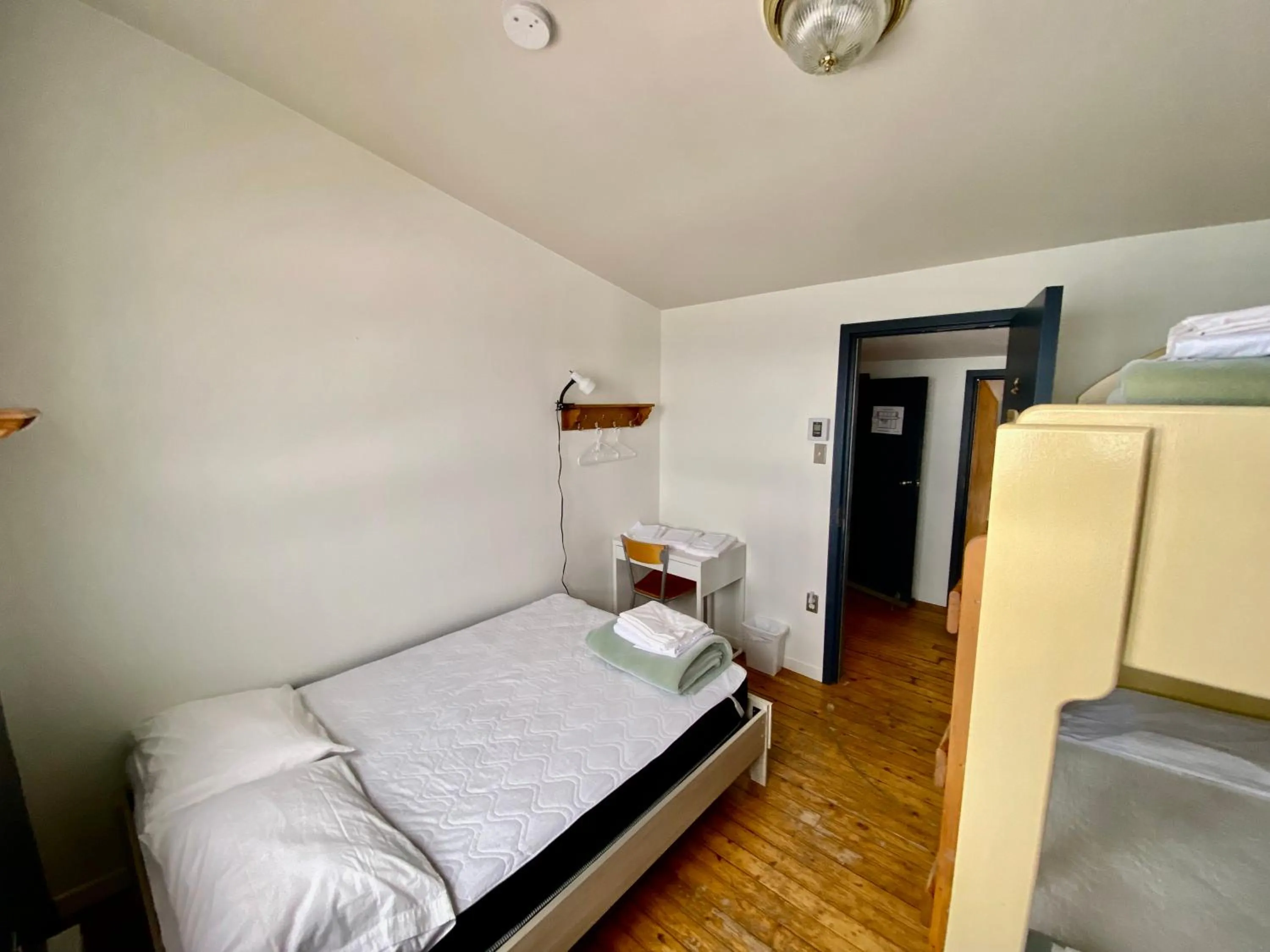 Bedroom, Bed in Auberge de Gros-Cap