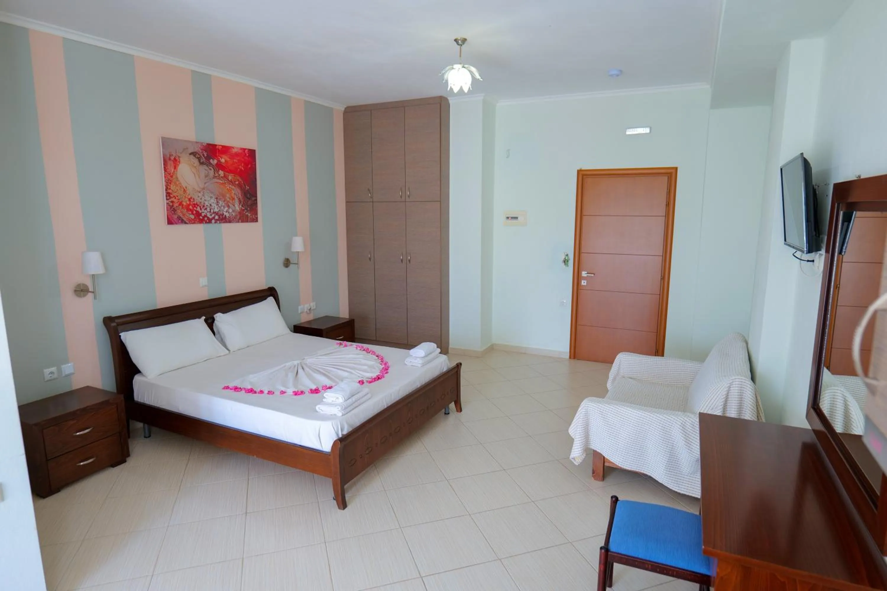 Bedroom, Bed in Hotel Chris