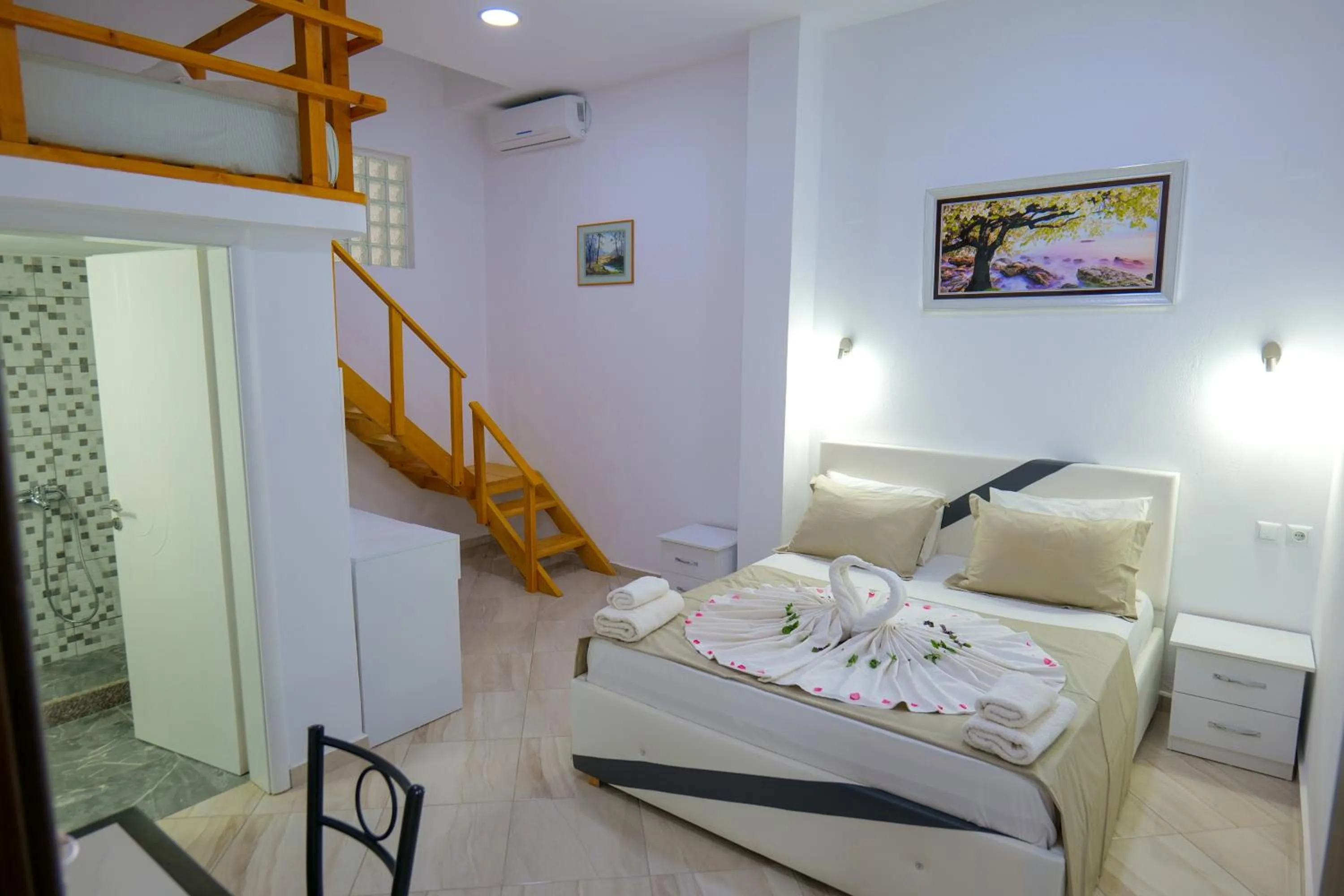 Bedroom, Bed in Hotel Chris