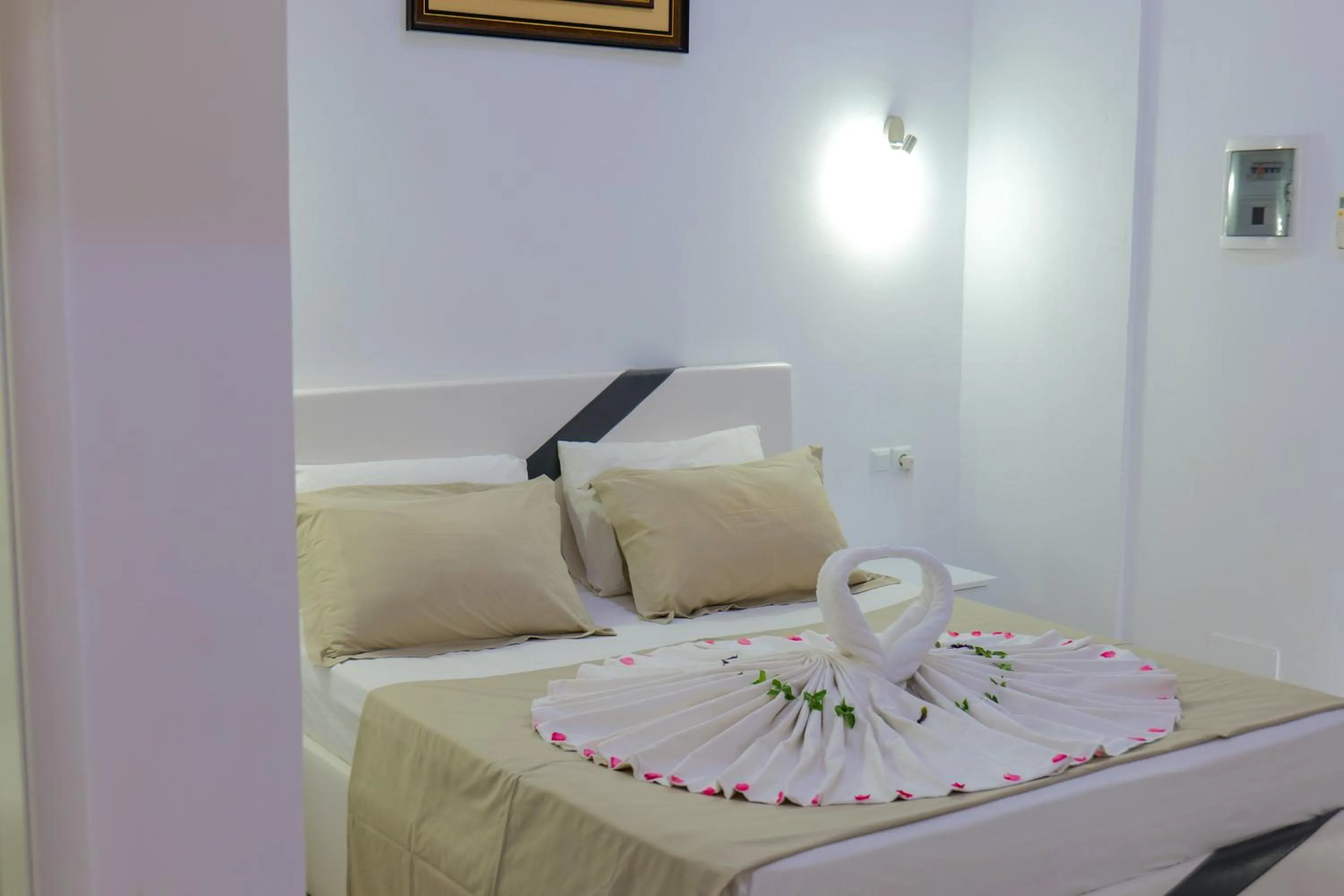 Bedroom, Bed in Hotel Chris