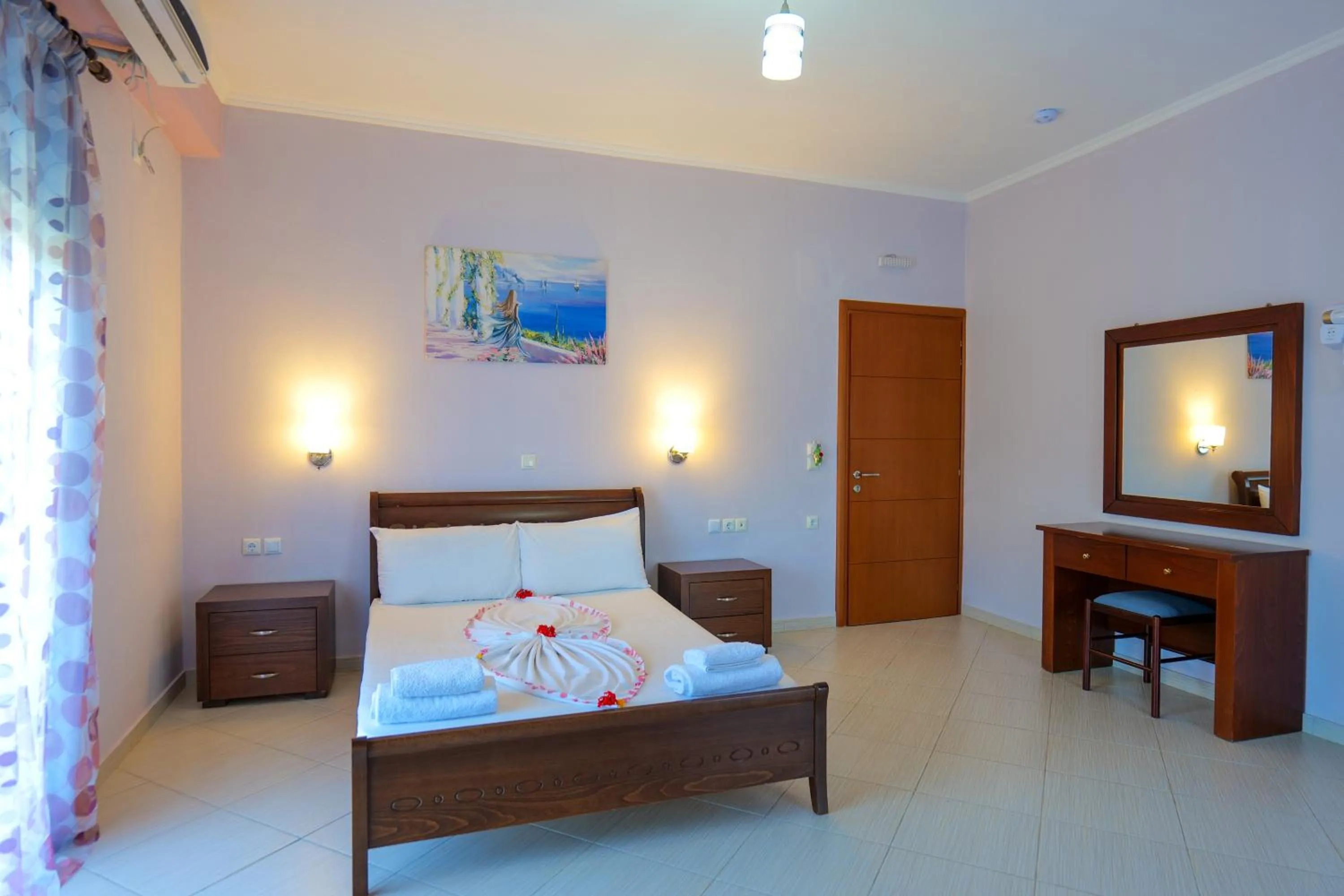 Bedroom, Bed in Hotel Chris