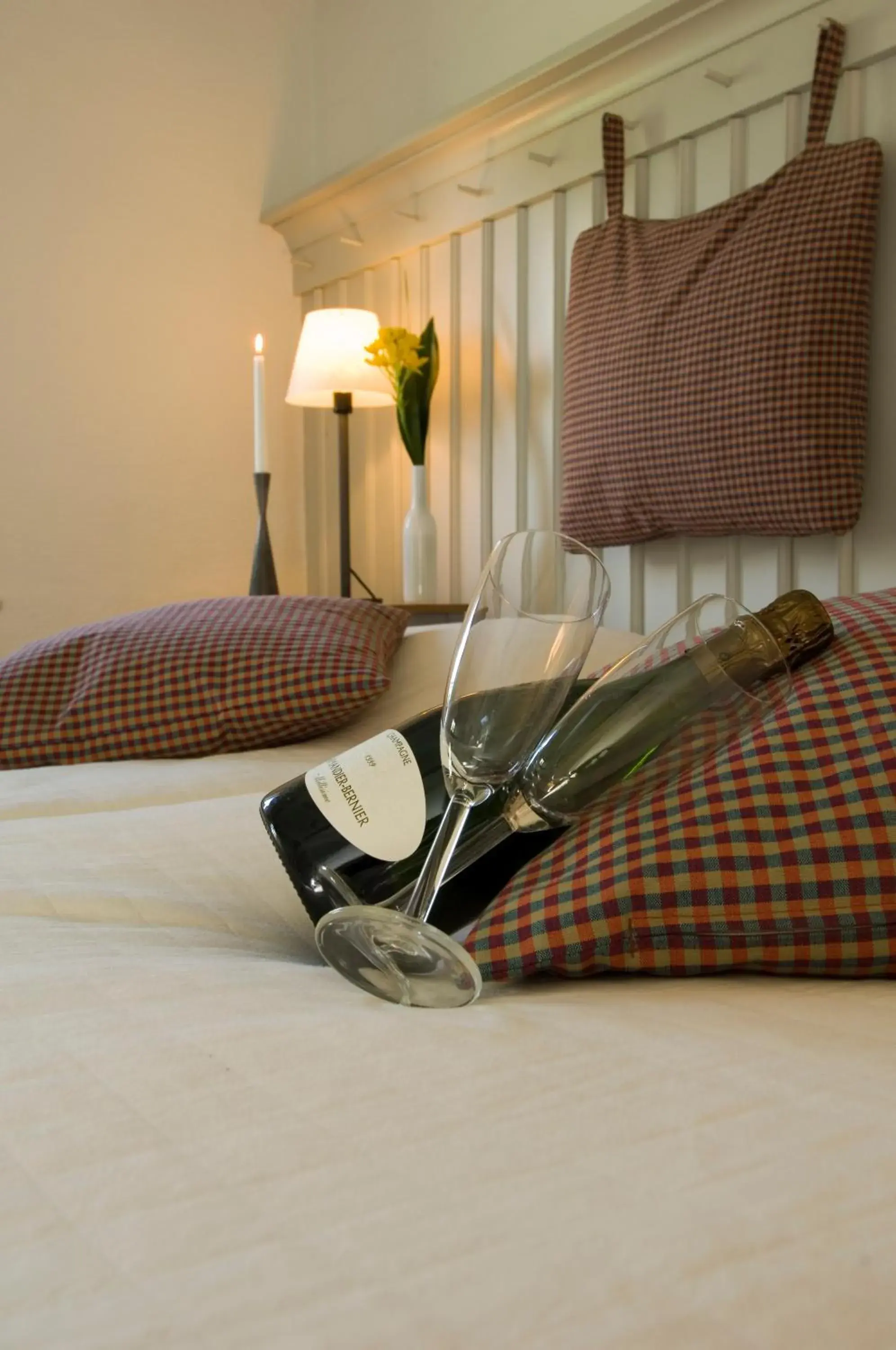 Family Room (2 Adults + 2 Children) in Ängavallen Family Room (2 Adults + 2 Children) in Ängavallen