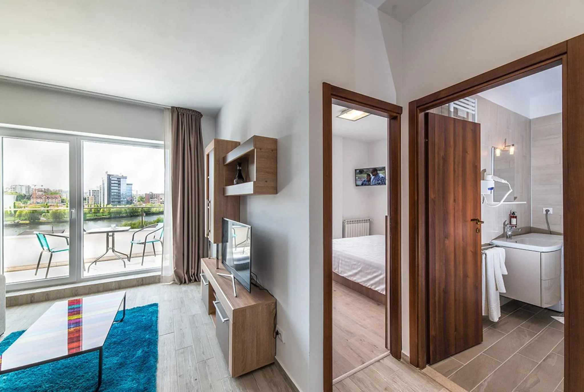 Spring, Bed in Residence iL Lago