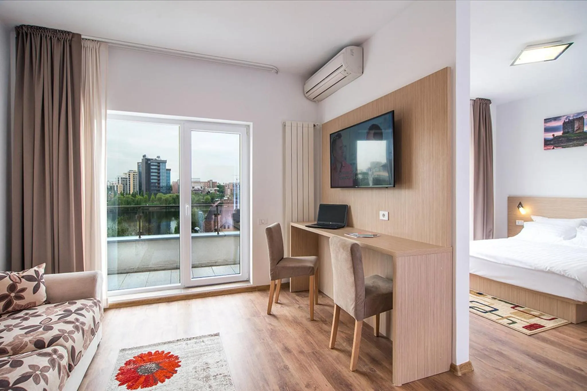 Spring, Bed in Residence iL Lago