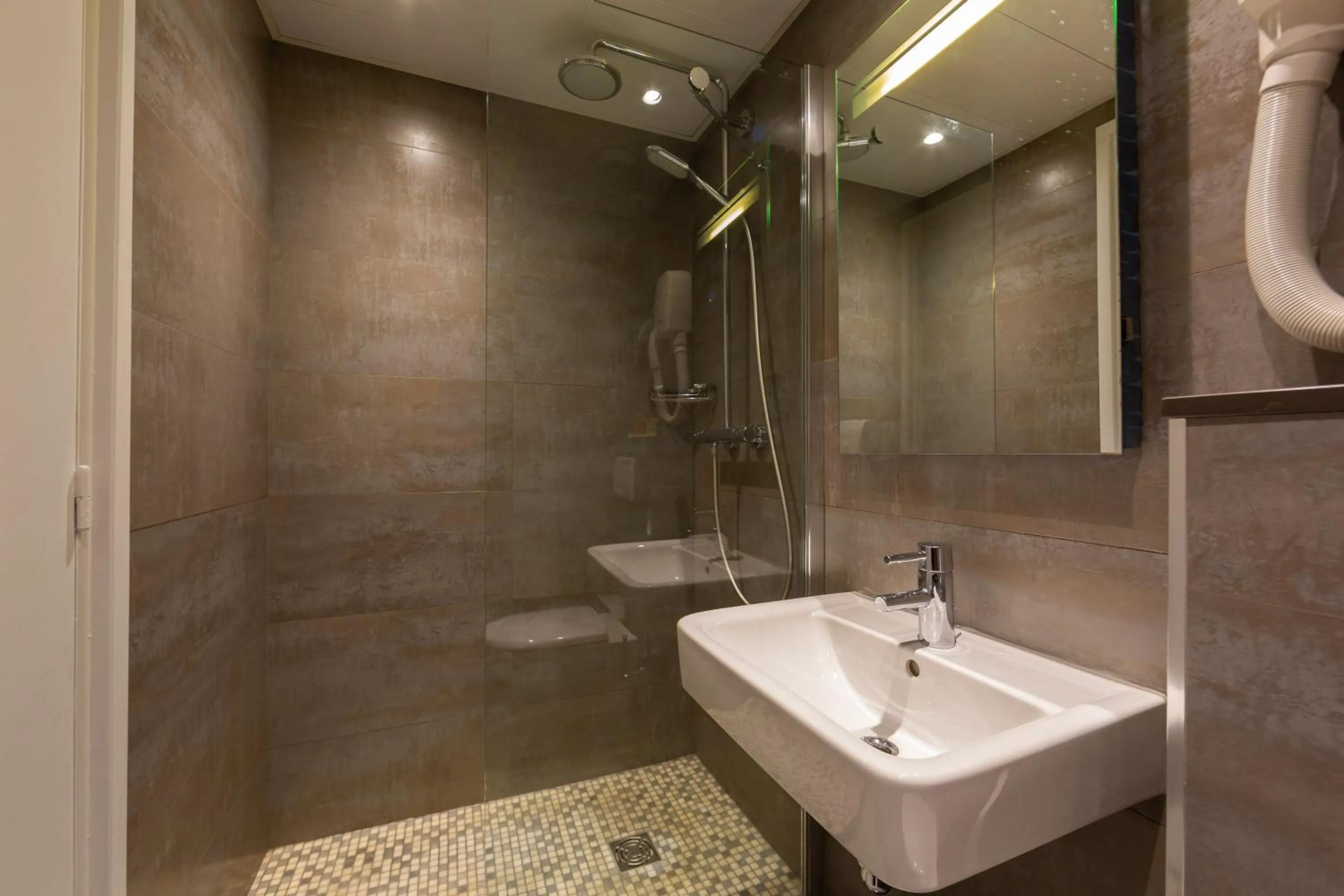 LOGIS Hôtel 15 Montparnasse