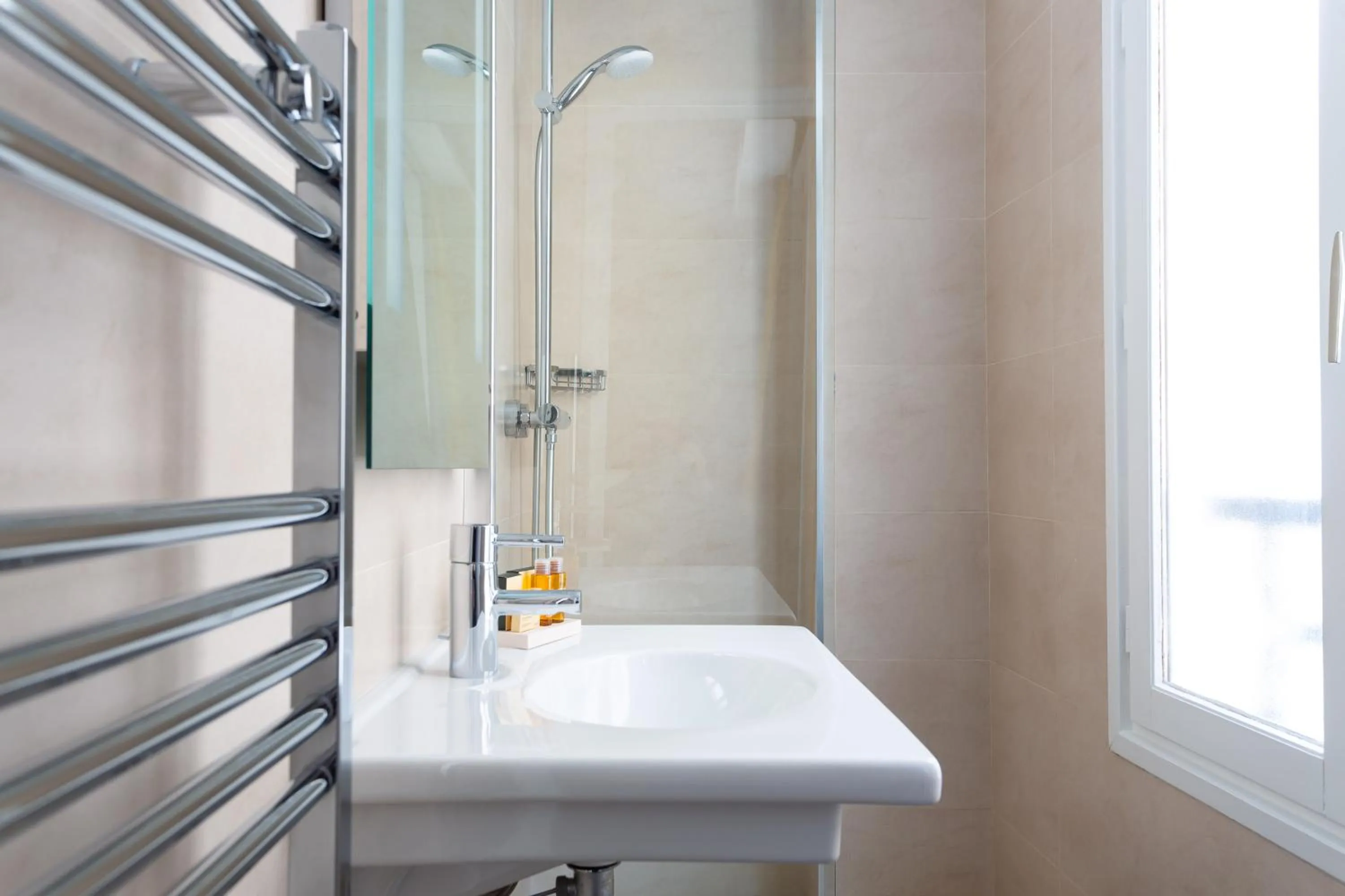 LOGIS Hôtel 15 Montparnasse