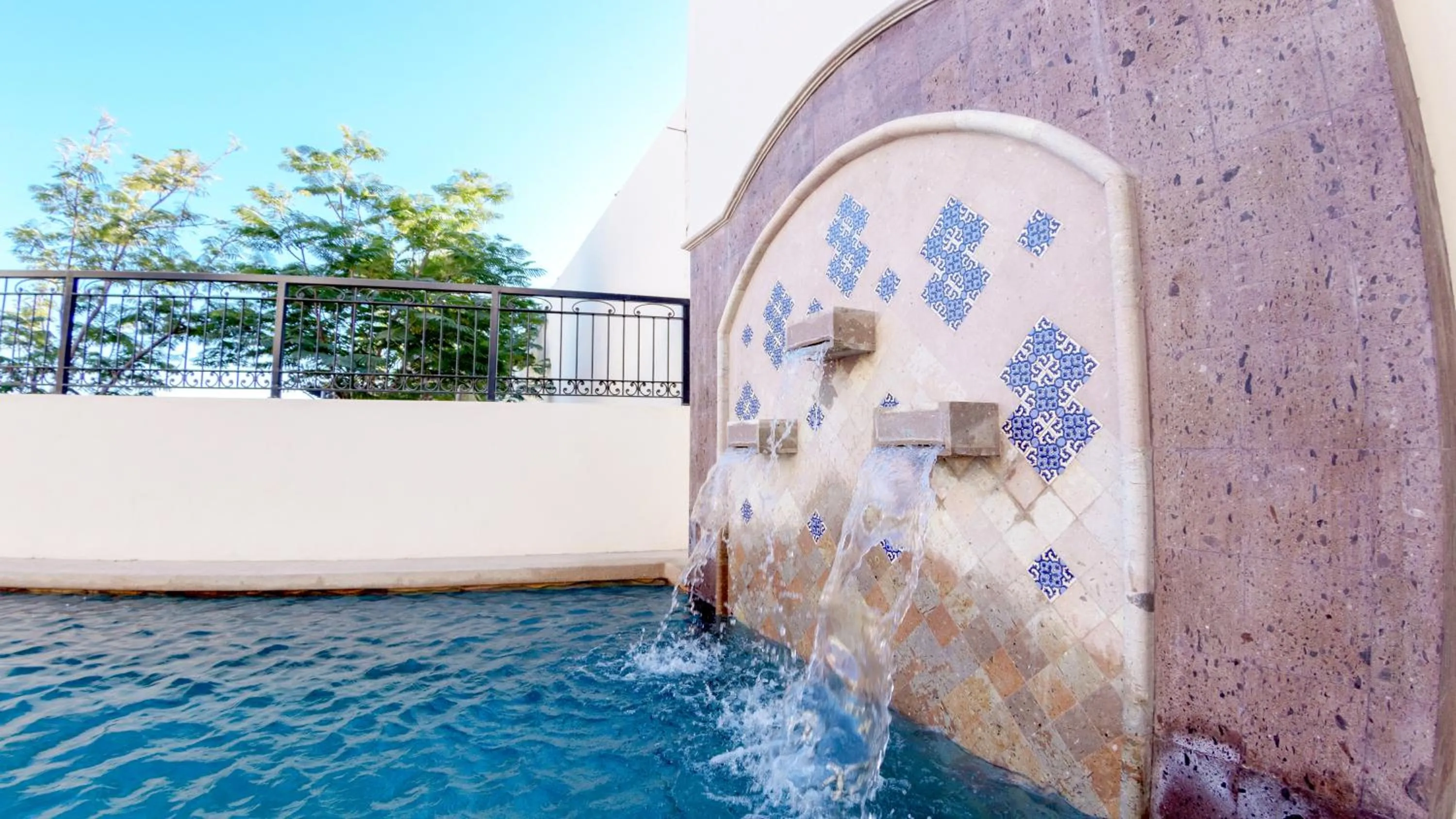 Swimming pool in Quivira Los Cabos Condos and Homes -Vacation Rentals